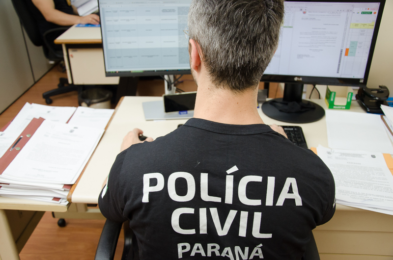 Policiail civil ao computador