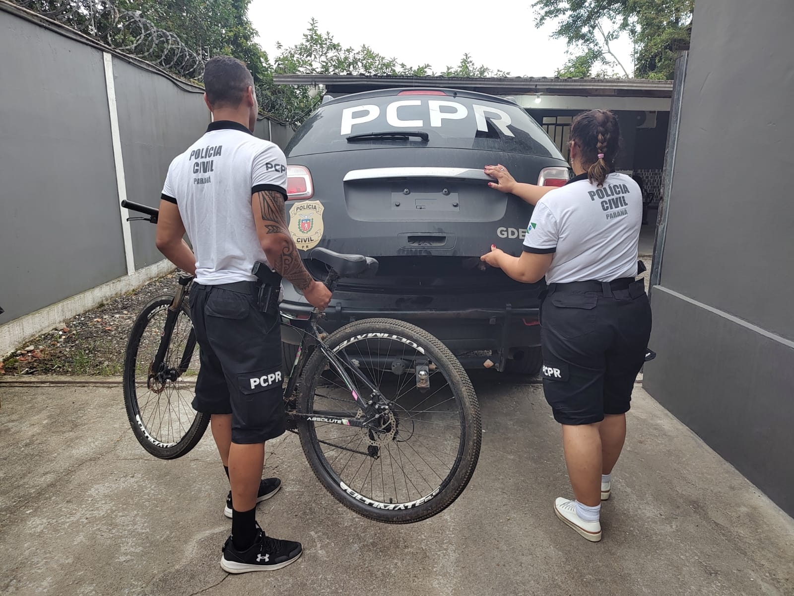 PCPR prende suspeito de furto e recupera bicicleta em Morretes