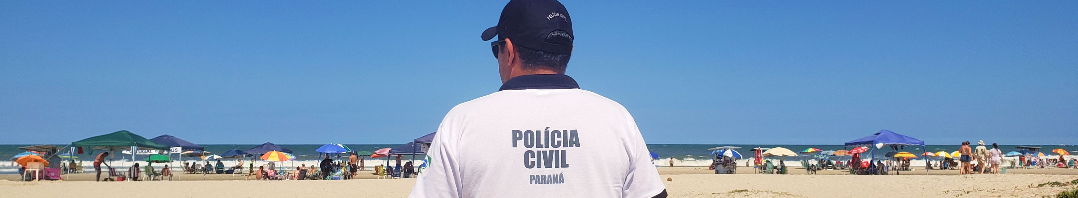 policial civil de costas 