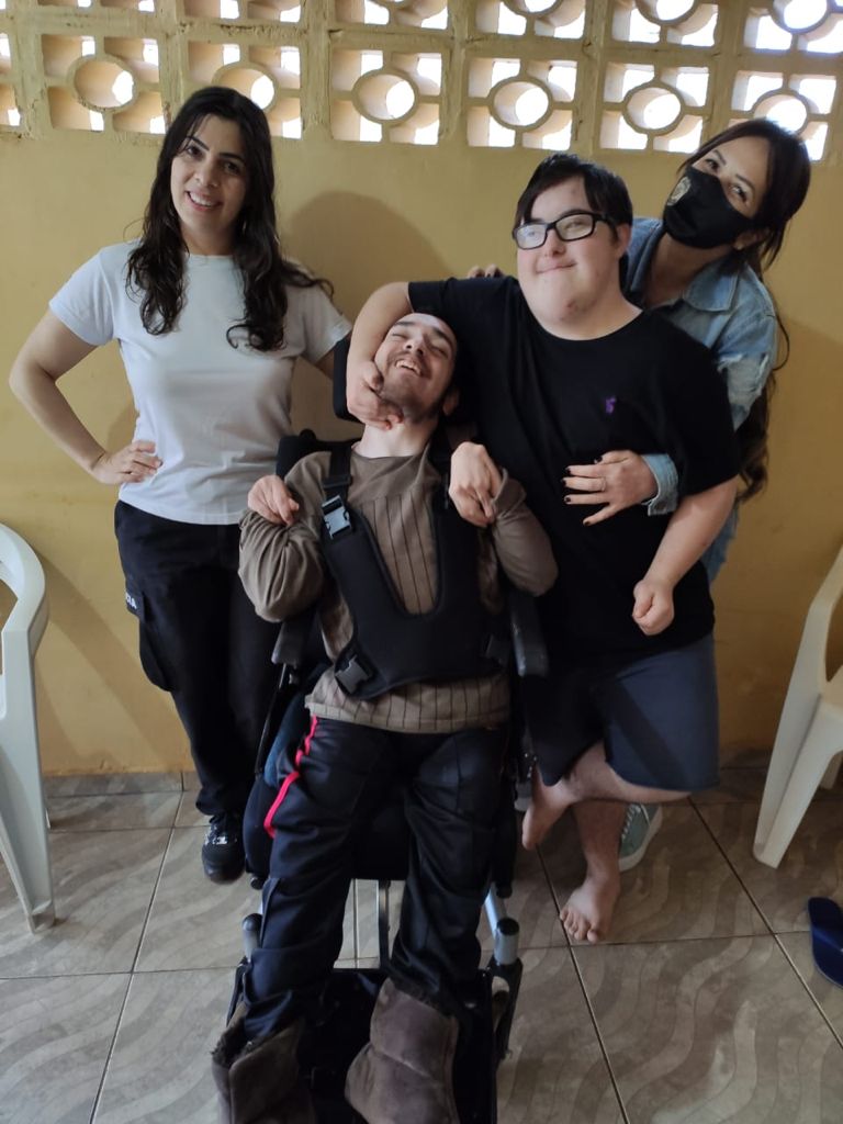 PCPR visita jovem e realiza sonho de conhecer agentes de segurança pública