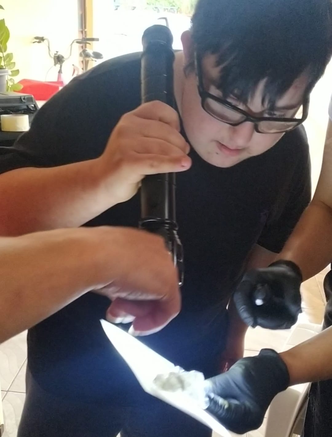 PCPR visita jovem e realiza sonho de conhecer agentes de segurança pública