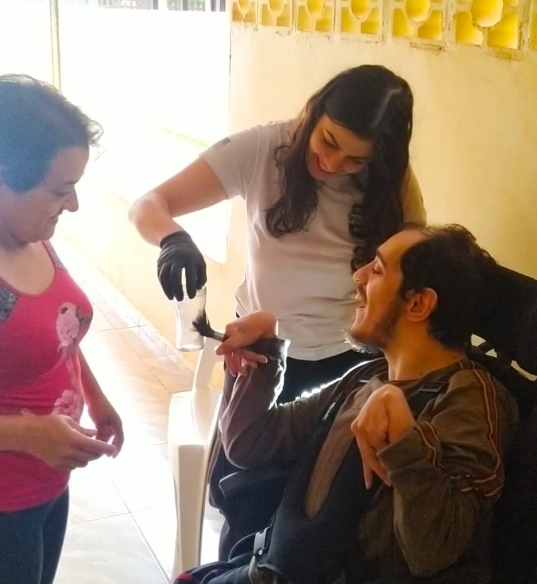 PCPR visita jovem e realiza sonho de conhecer agentes de segurança pública