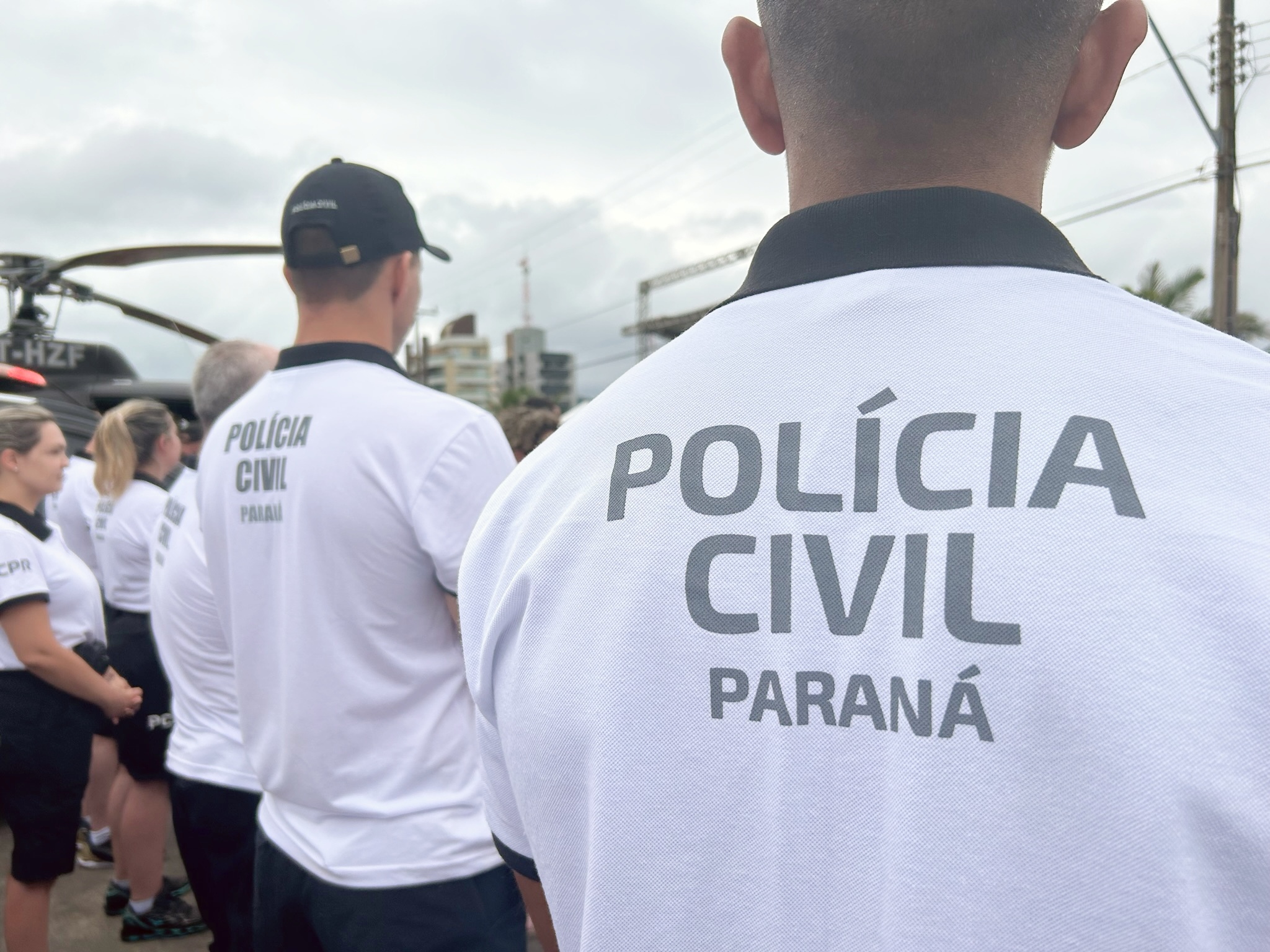 Diversos policiais civis reunidos