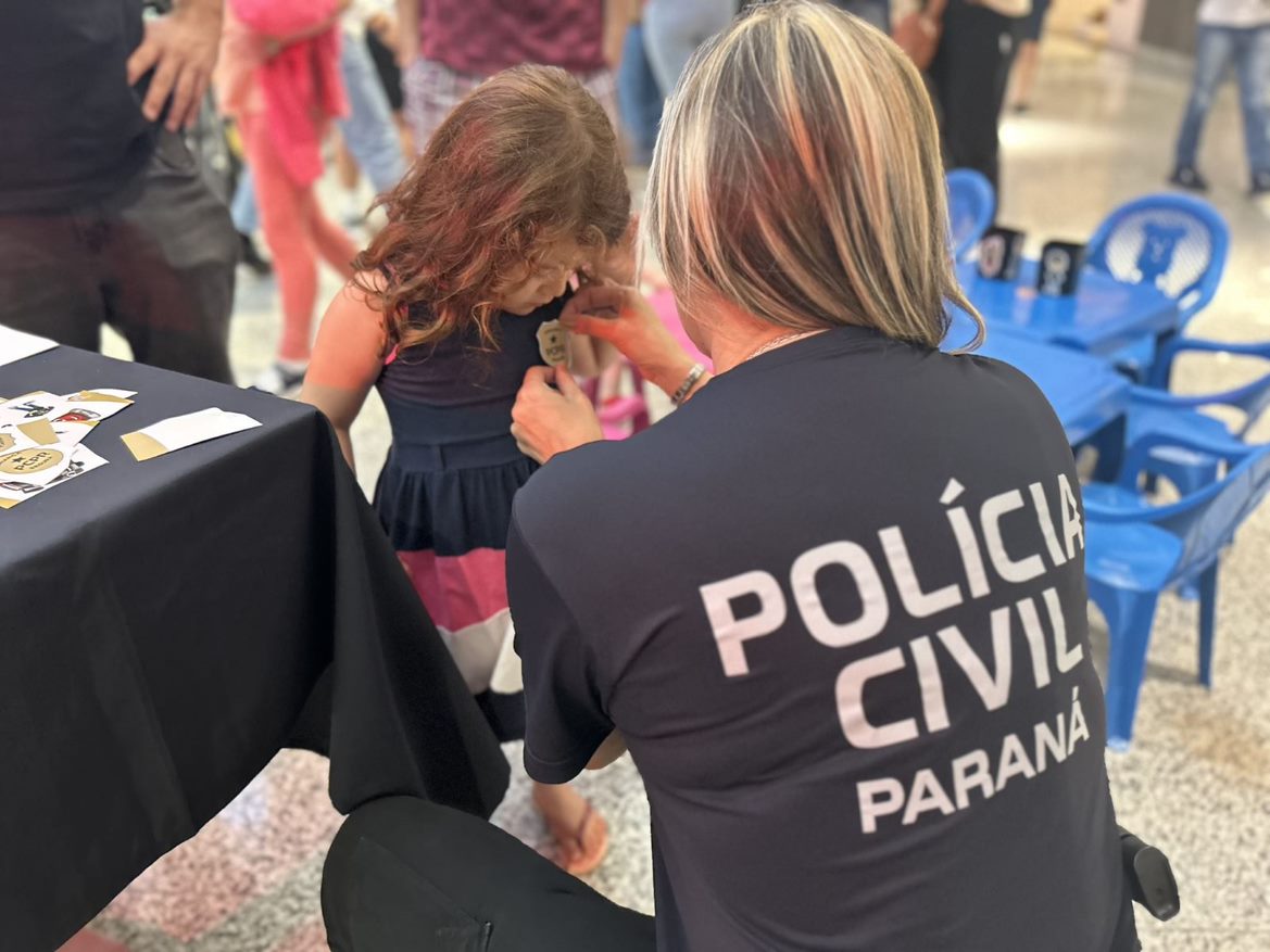 PCPR na Comunidade atende mais de três mil pessoas em exposição em shopping de Foz do Iguaçu