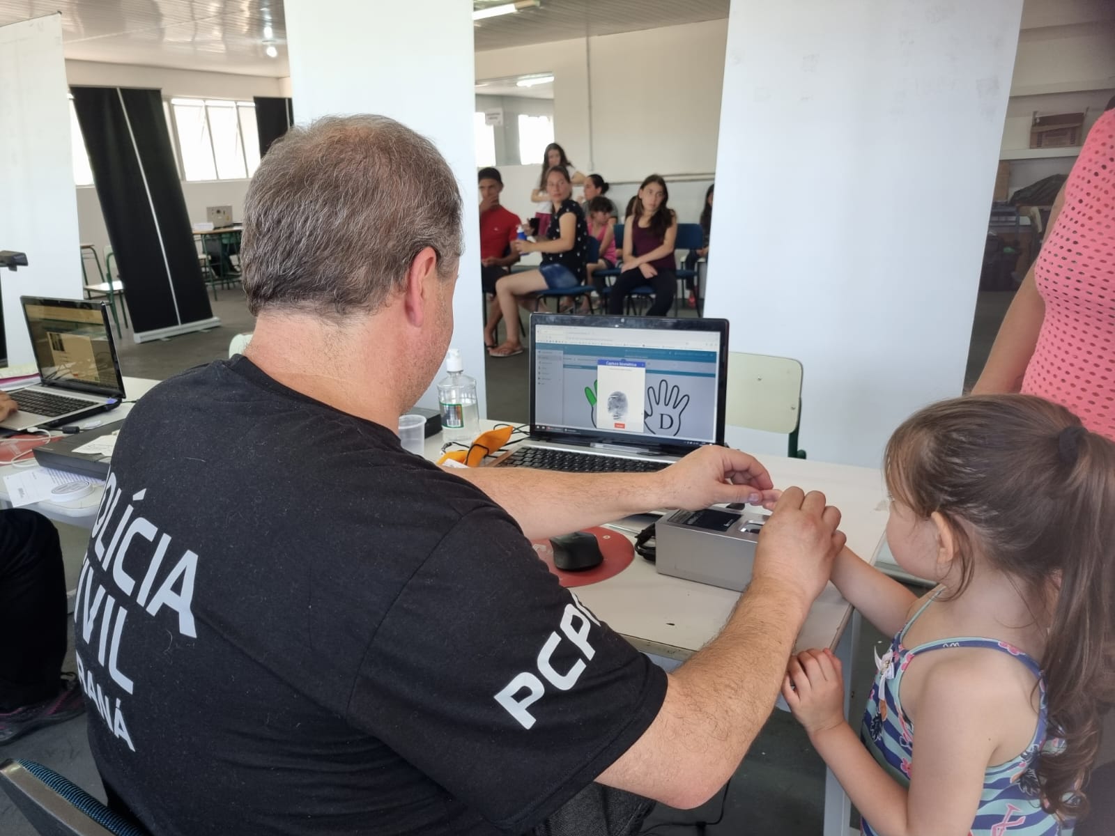 PCPR na Comunidade leva serviços de polícia judiciária para mais de 900 pessoas em Campo Largo