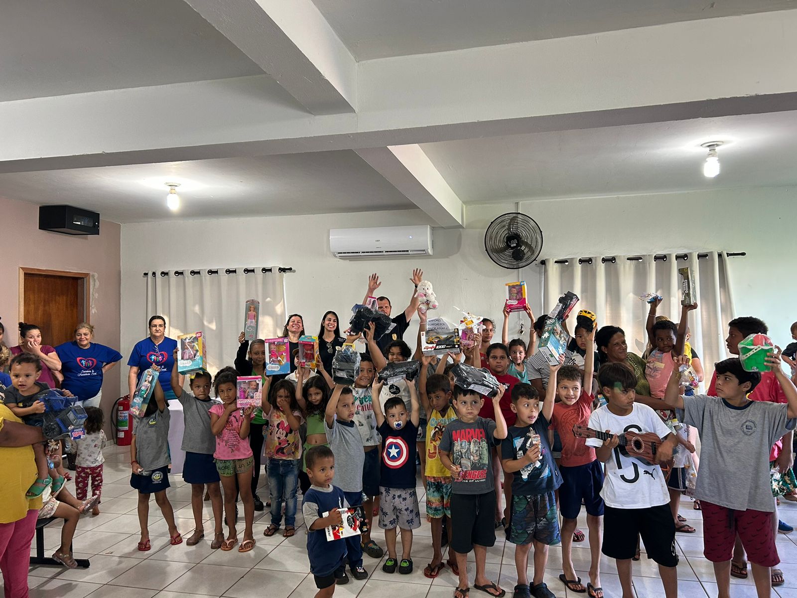 PCPR realiza doação de brinquedos para crianças carentes em Campo Mourão e Luiziana