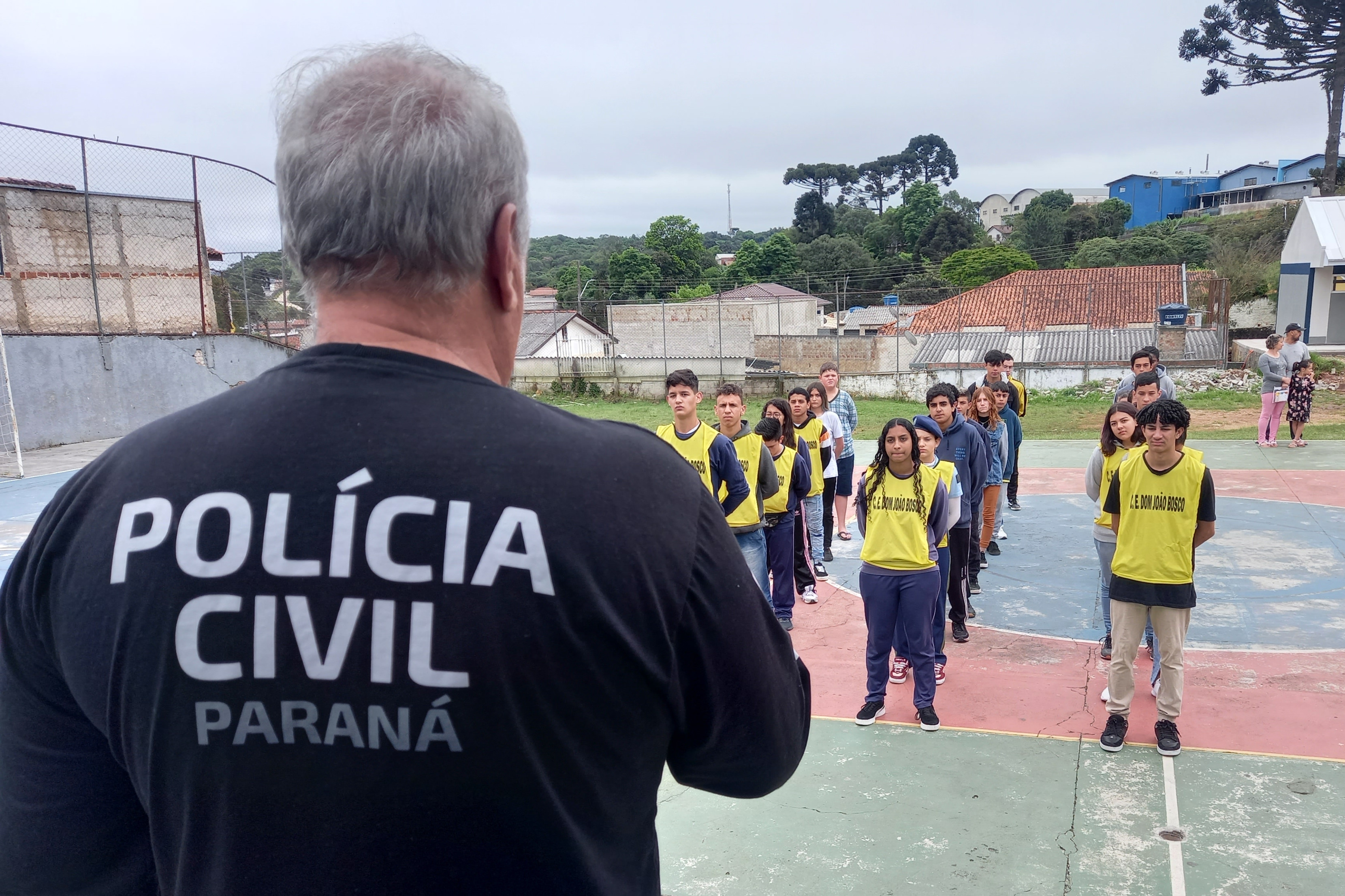 PCPR na Comunidade leva serviços de polícia judiciária para mais de 300 pessoas em Colombo
