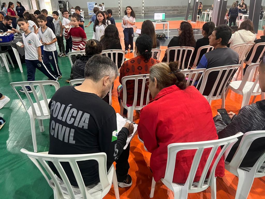 PCPR na Comunidade leva serviços de polícia judiciária para mais de 1,6 mil pessoas em Castro