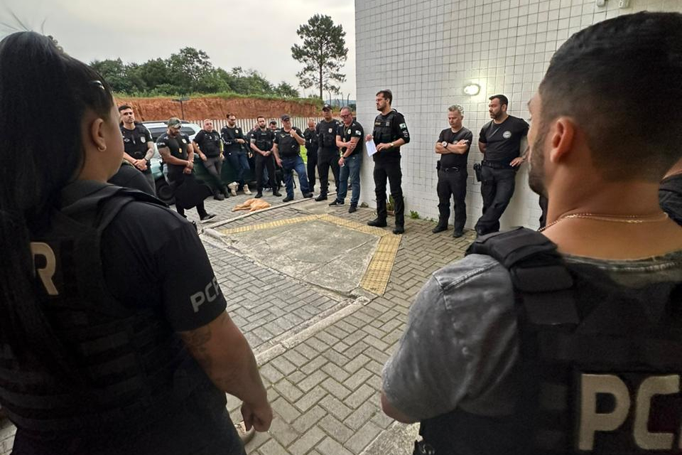 PCPR prende três pessoas durante operação contra o tráfico de drogas em Almirante Tamandaré
