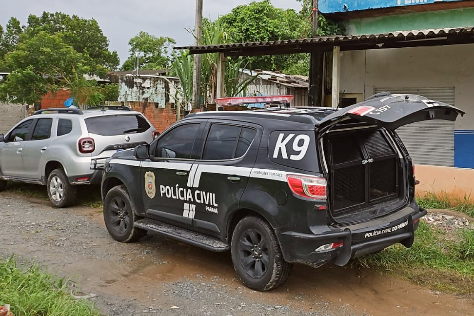 PCPR prende duas pessoas e apreende drogas, arma e munições em Pontal do Paraná