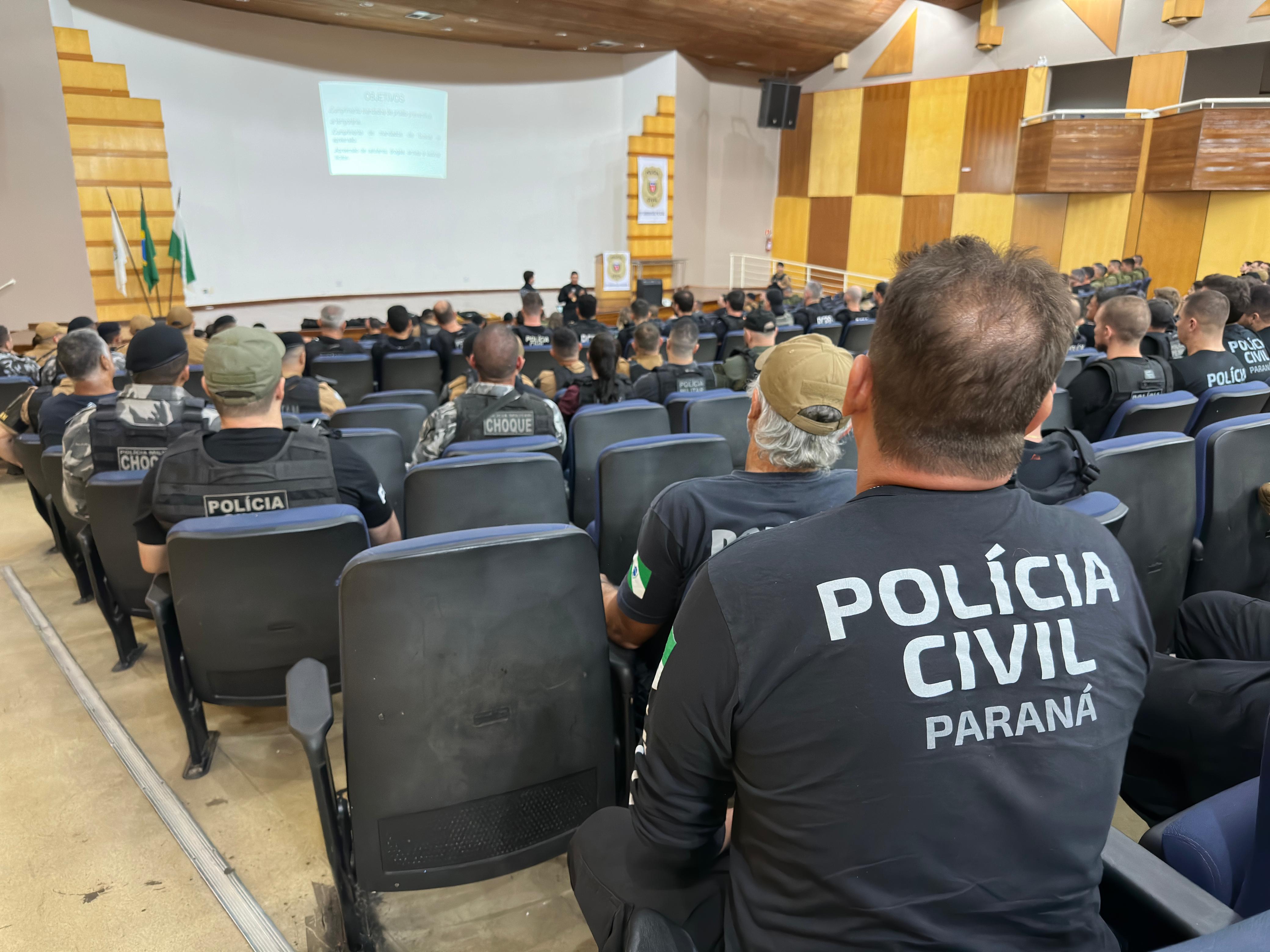 Forças de segurança prendem 36 integrantes de organização criminosa em megaoperação em Quedas do Iguaçu