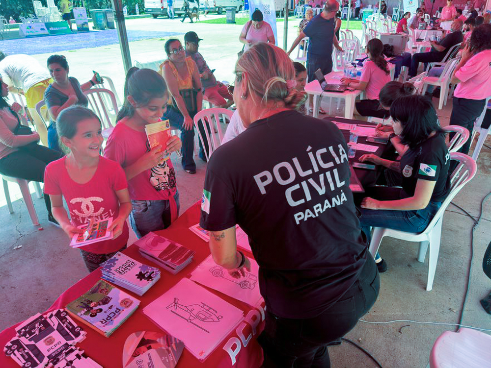 PCPR na Comunidade leva serviços de polícia judiciária para mais de 1,9 mil pessoas em Pinhais e Foz do Iguaçu