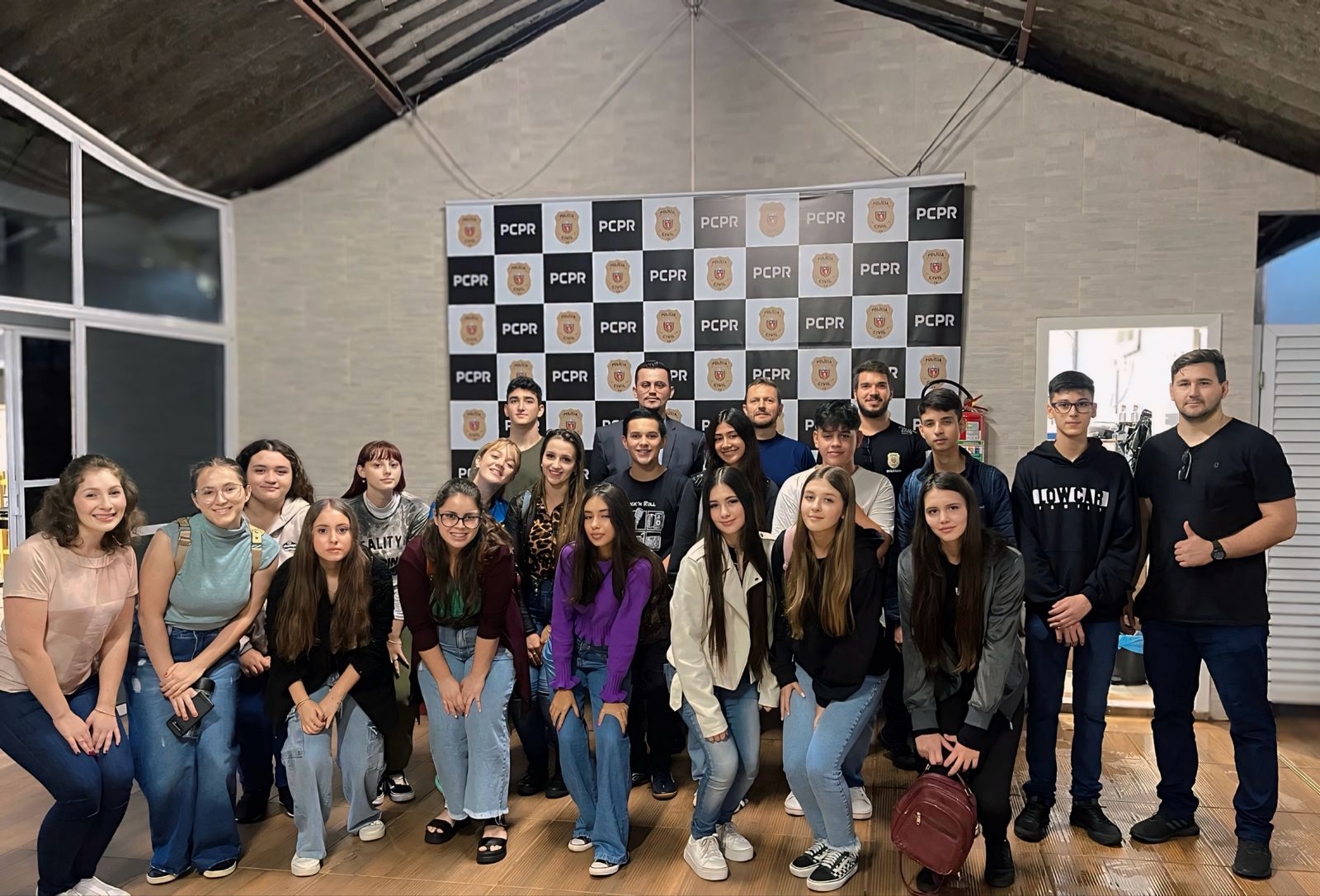 PCPR e DEPPEN recebem alunos do curso de prática jurídica para visita técnica em Dois Vizinhos