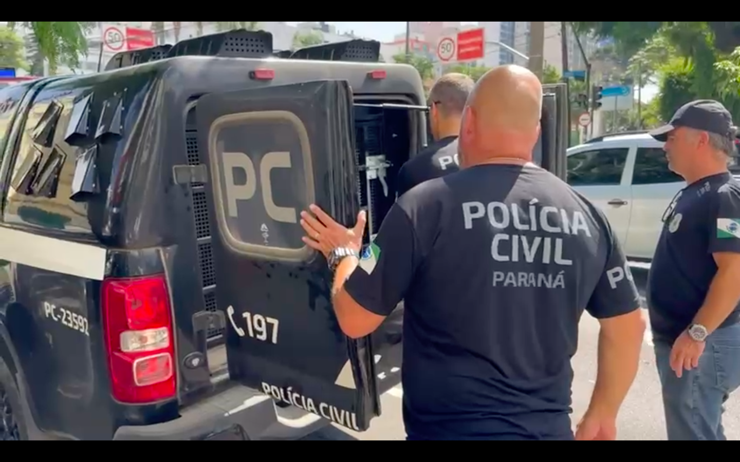 PCPR prende dono de petshop por maus-tratos a animais em Curitiba