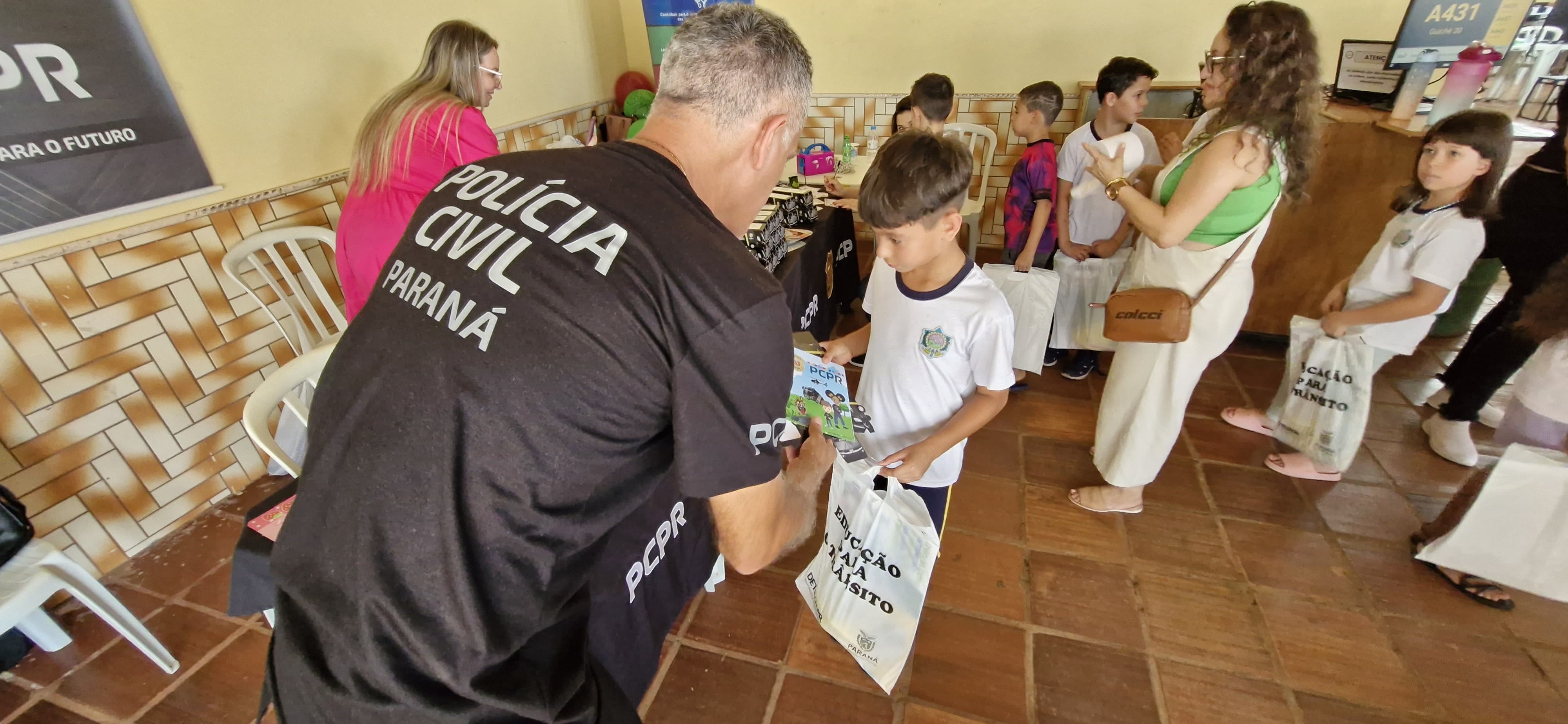 PCPR na Comunidade leva serviços de polícia judiciária para mais de 2,7 mil pessoas em Mauá da Serra e Tamarana