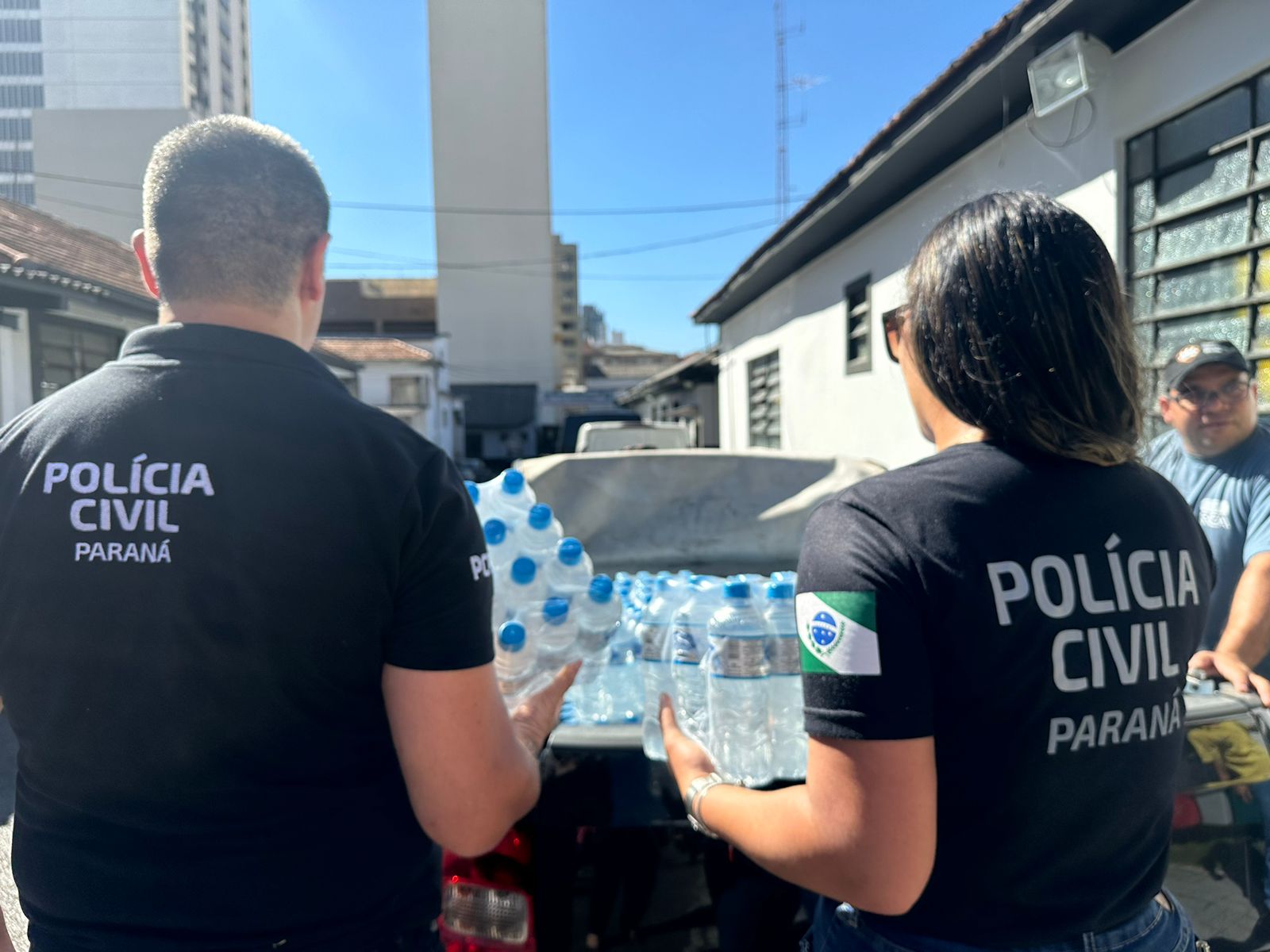 Unidades da PCPR recebem arrecadação de doações para vítimas do Rio Grande do Sul