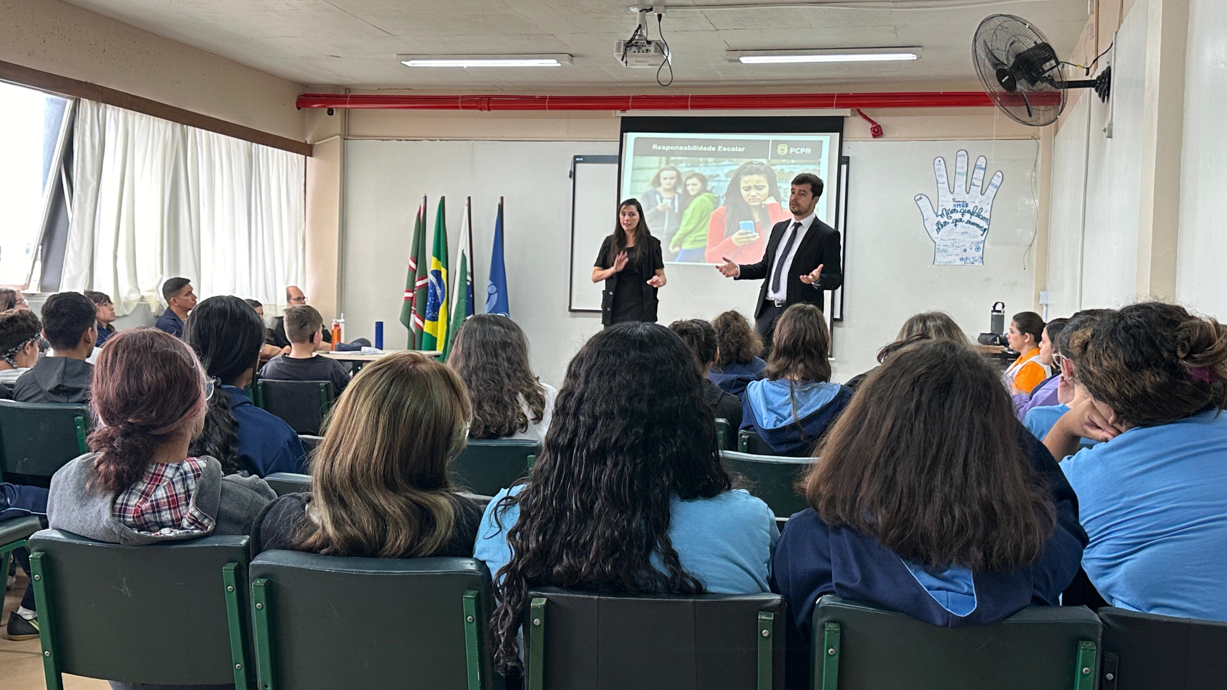 PCPR ministra palestra educativa em escola para surdos na Capital