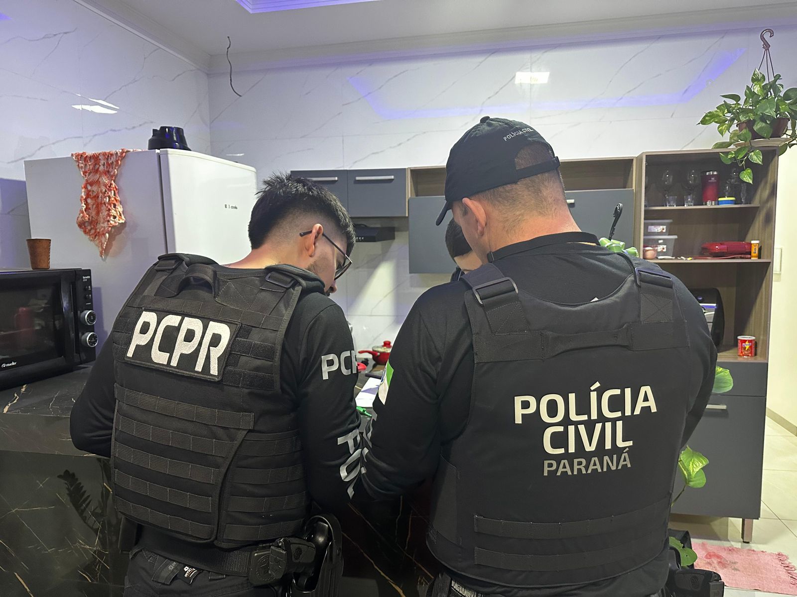 PCPR e Gaeco prendem dez integrantes de organização criminosa ligada ao tráfico de drogas em vários estados