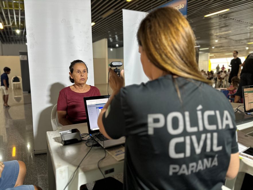 PCPR na Comunidade leva serviços de polícia judiciária para população de Bandeirantes e Florestópolis