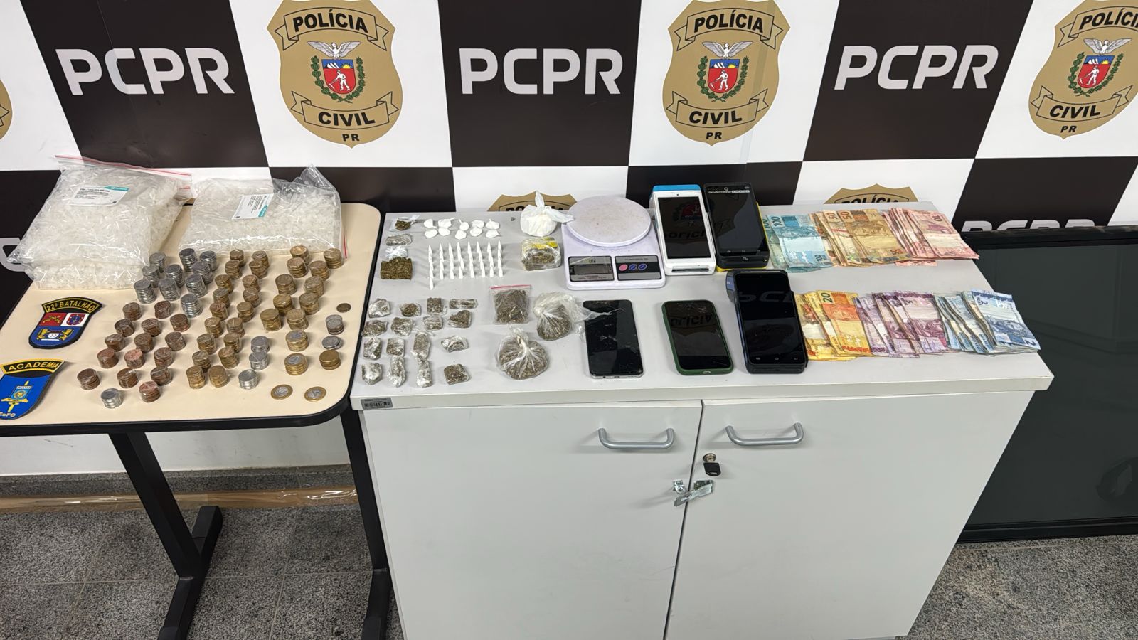 PCPR e PMPR prendem três pessoas por tráfico de drogas na divisa entre Curitiba e Almirante Tamandaré