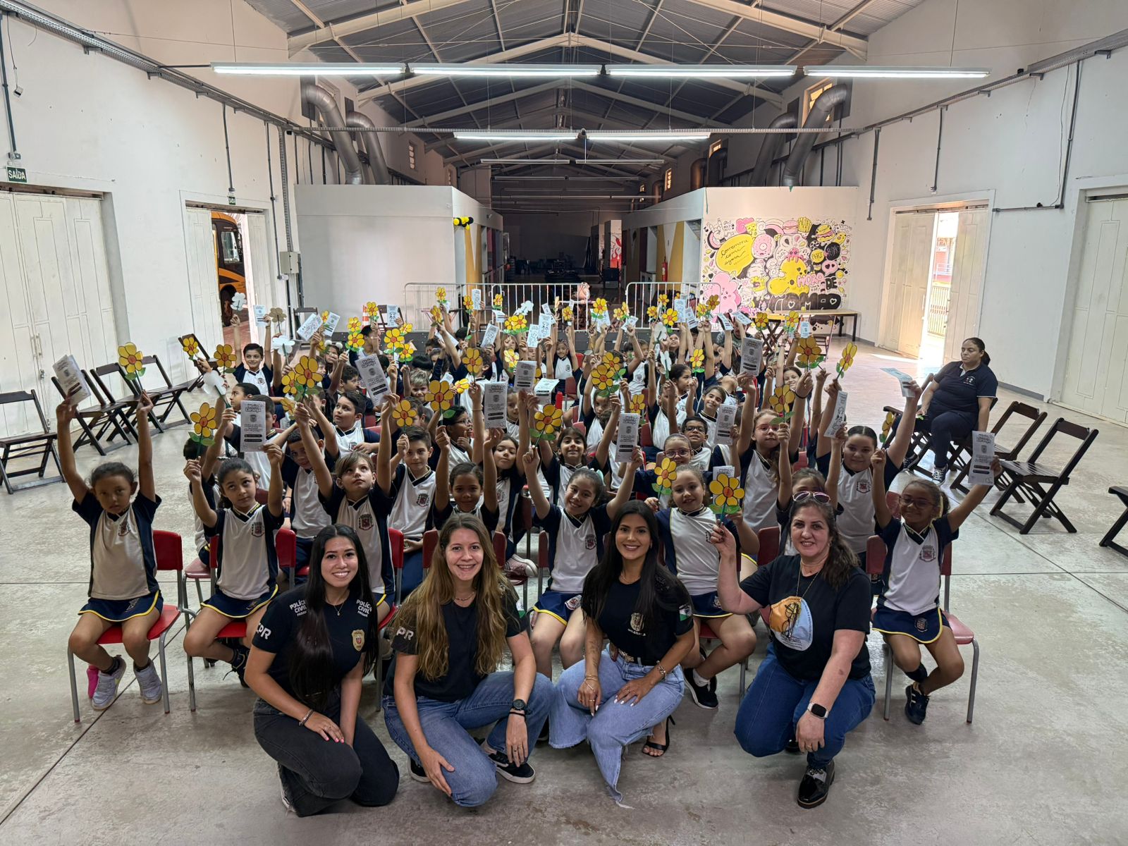 PCPR participa de ação voltada à conscientização e prevenção da violência sexual contra crianças e adolescentes em Arapongas