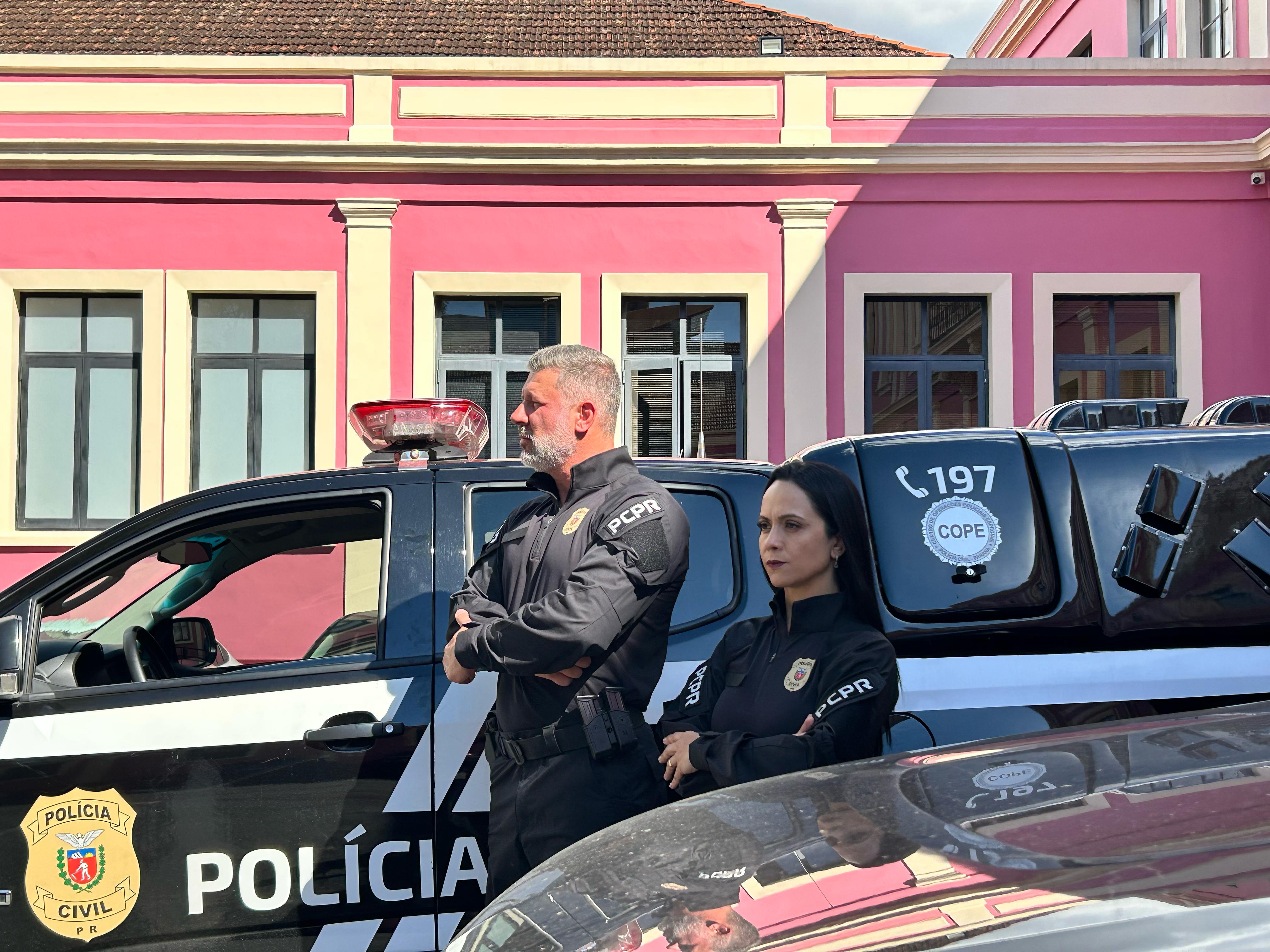 PPCR prende homem por porte ilegal de arma de fogo durante ação no bairro Parolin em Curitiba