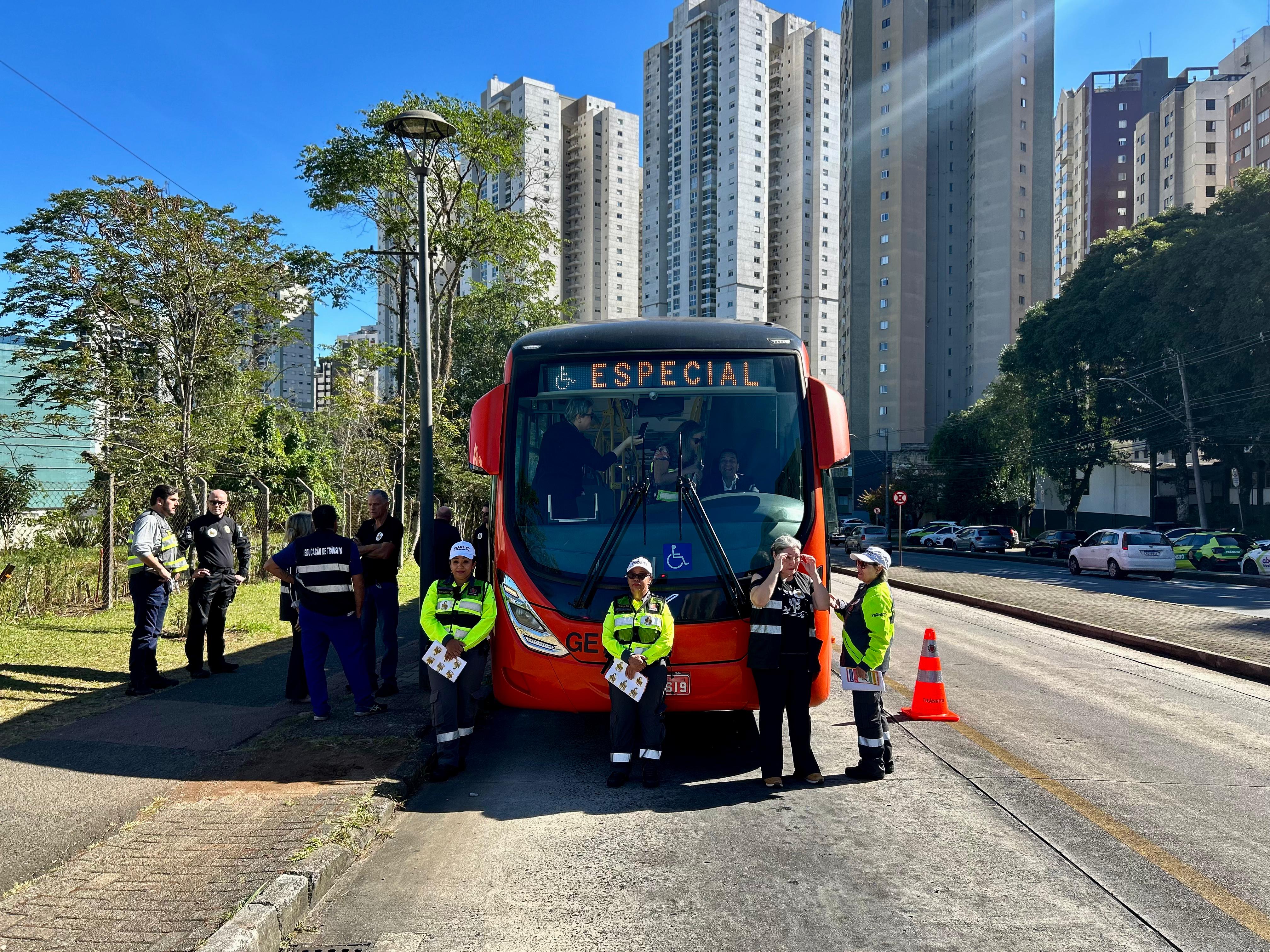 PCPR participa de blitz educativa em alusão ao Maio Amarelo na Capital