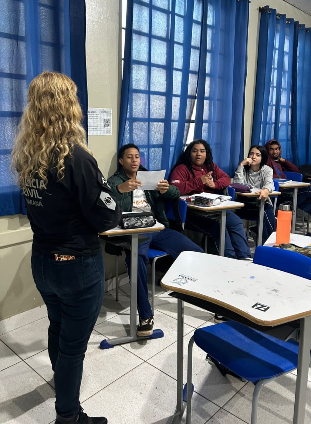 PCPR realiza palestra em escola para alunos do ensino médio sobre o combate de bullying em Rolândia