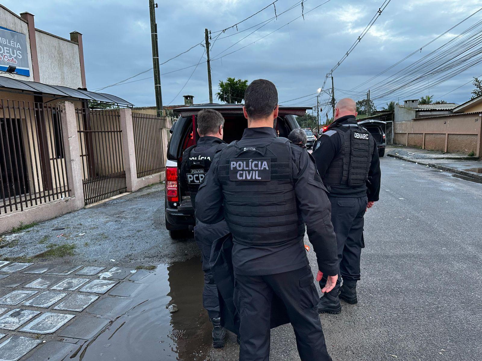 PCPR prende 10 pessoas durante operação contra organização criminosa em Paranaguá