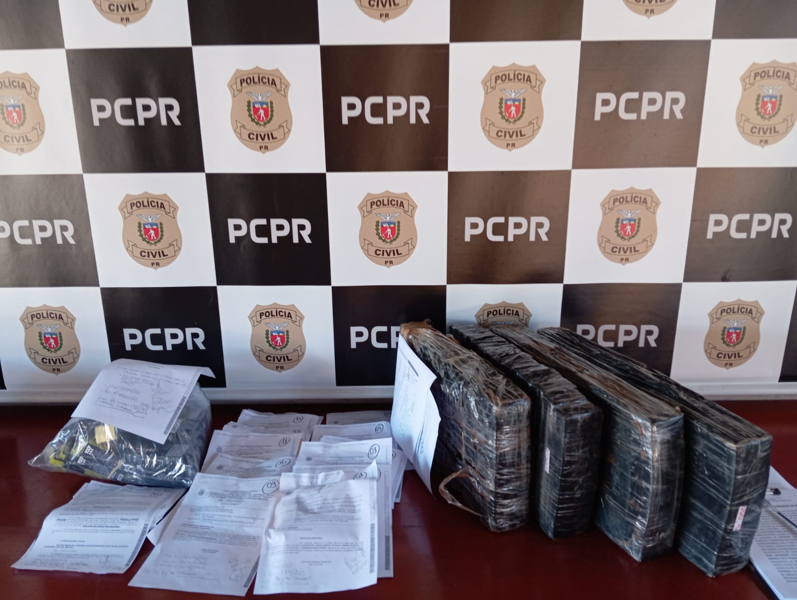 PCPR incinera mais de 37 kg de drogas e 90 unidades de dispositivos eletrônicos para fumar em Dois Vizinhos