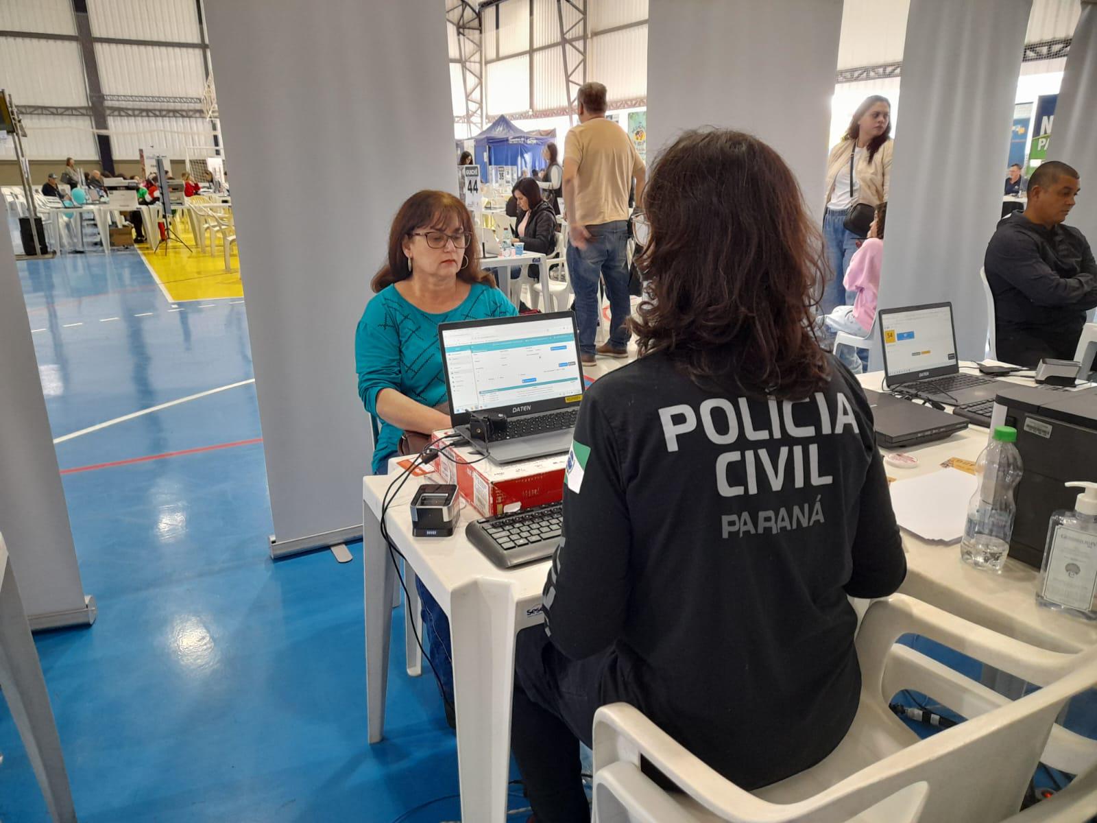 PCPR na Comunidade leva serviços de polícia judiciária para mais de 1,6 mil pessoas em Cândido de Abreu, Jacarezinho e Ponta Grossa