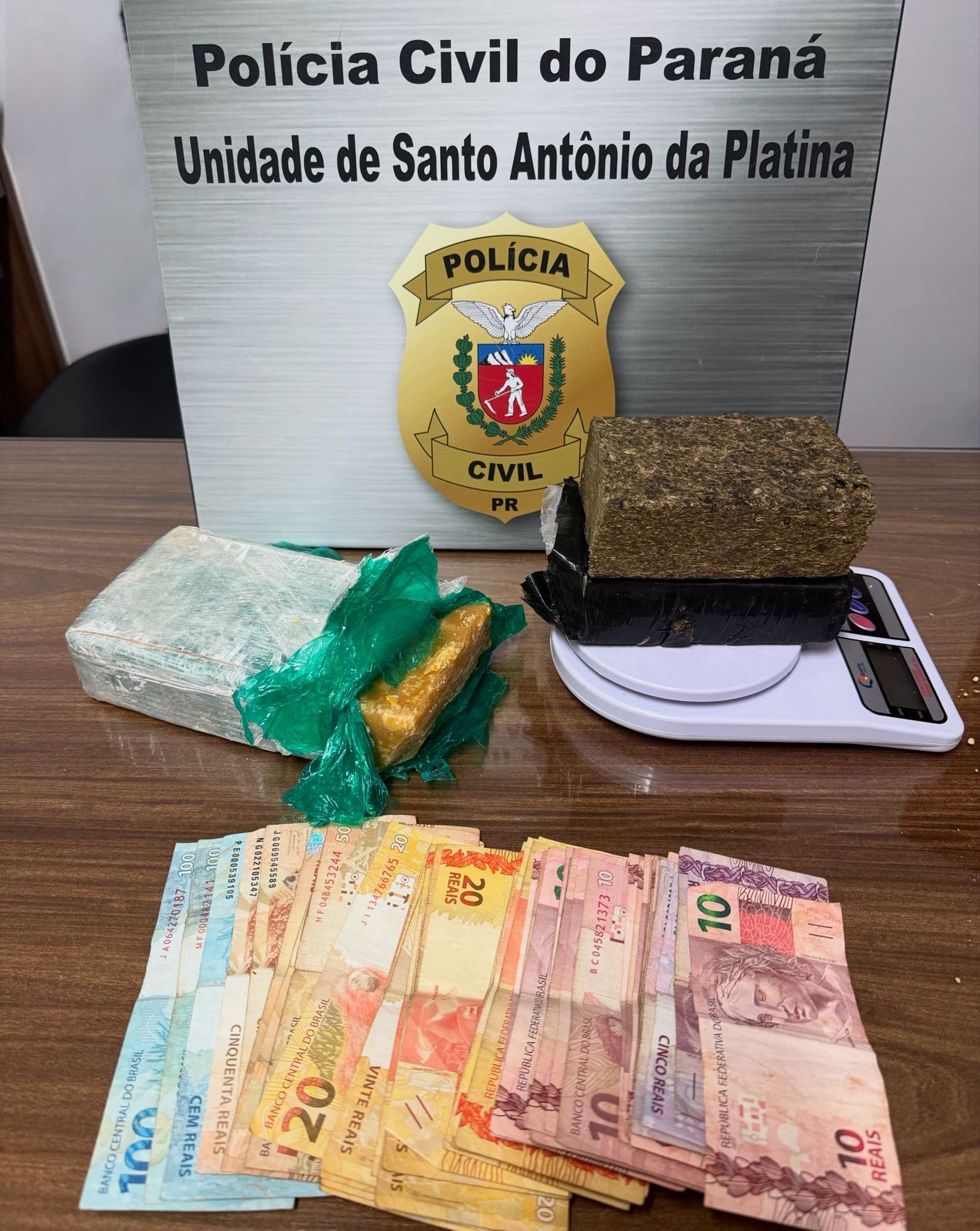 PCPR apreende dois adolescentes e cerca de 1,9 quilos de entorpecentes em Santo Antônio da Platina
