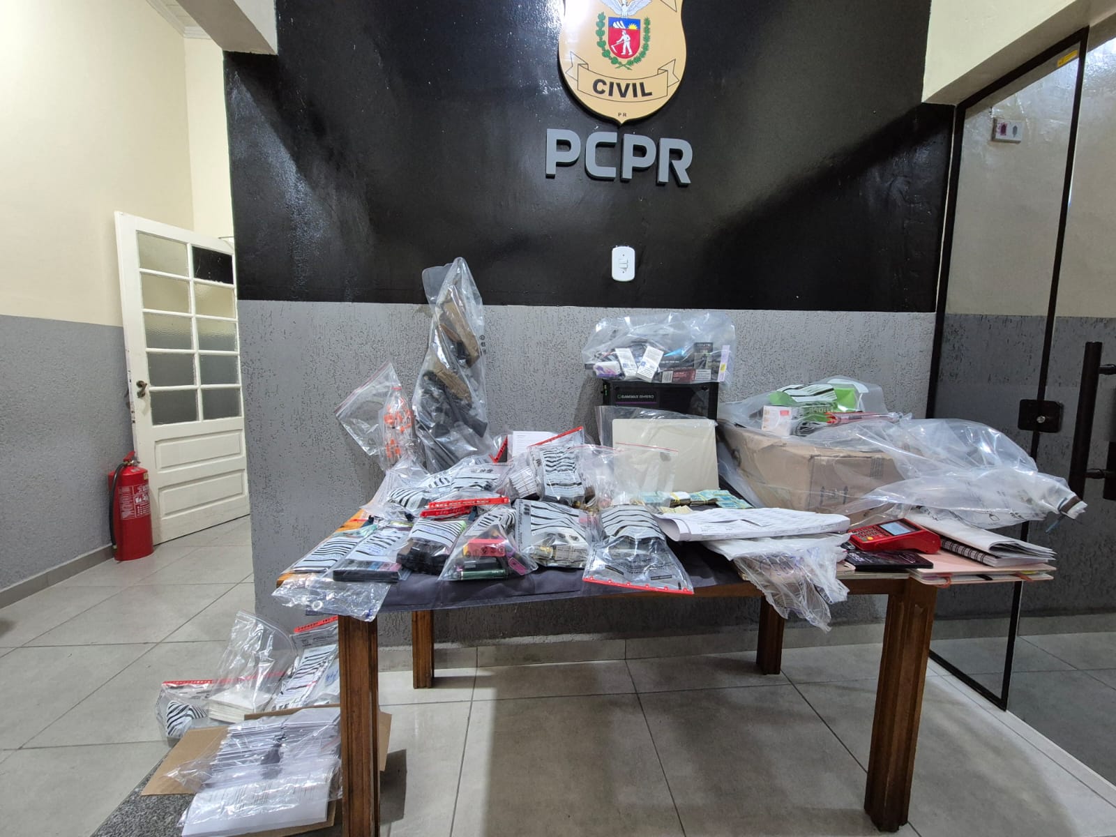 PCPR realiza operação contra organização criminosa que comercializa toxina botulínica falsa em Lapa
