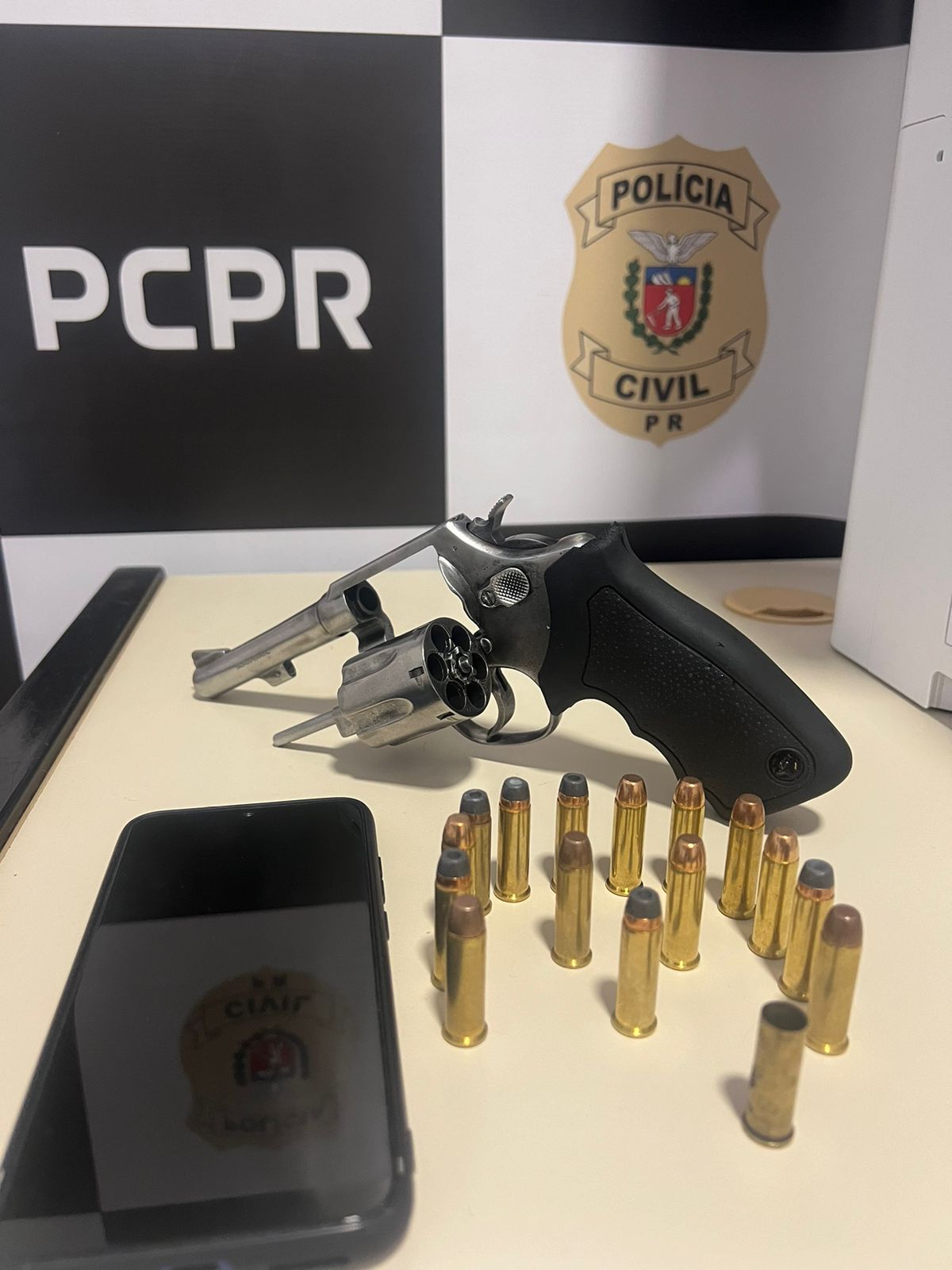 PCPR prende homem por posse ilegal de arma de fogo em Foz do Iguaçu