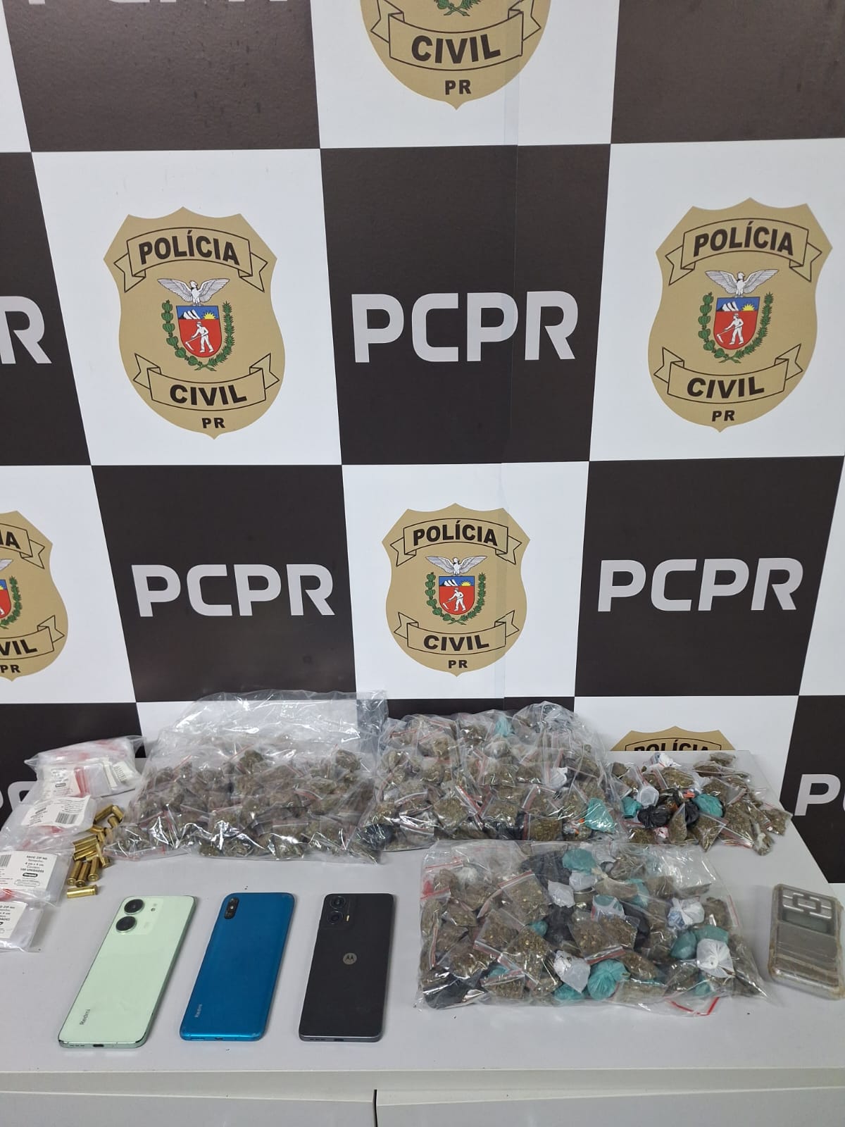 PCPR prende seis pessoas e apreende mais de 1,6 quilos de drogas em Almirante Tamandaré