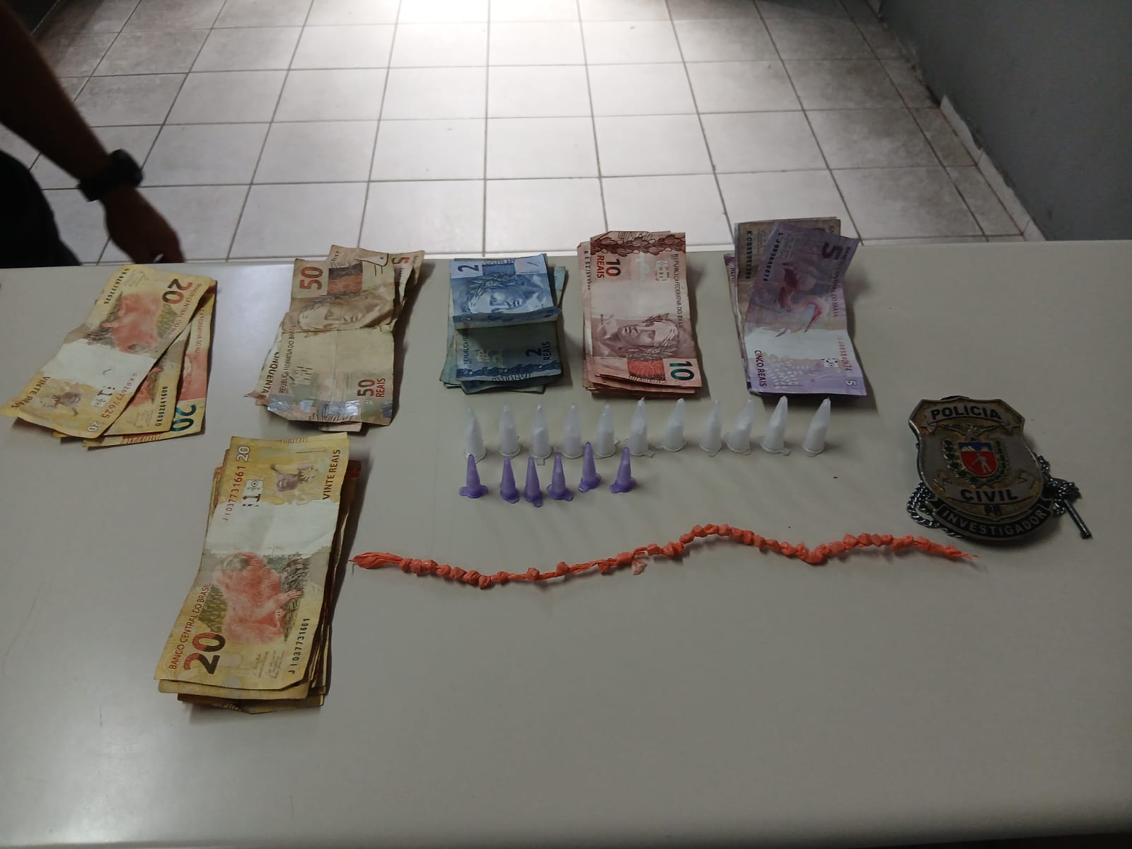 PCPR prende dois homens em flagrante por tráfico de drogas em Colombo