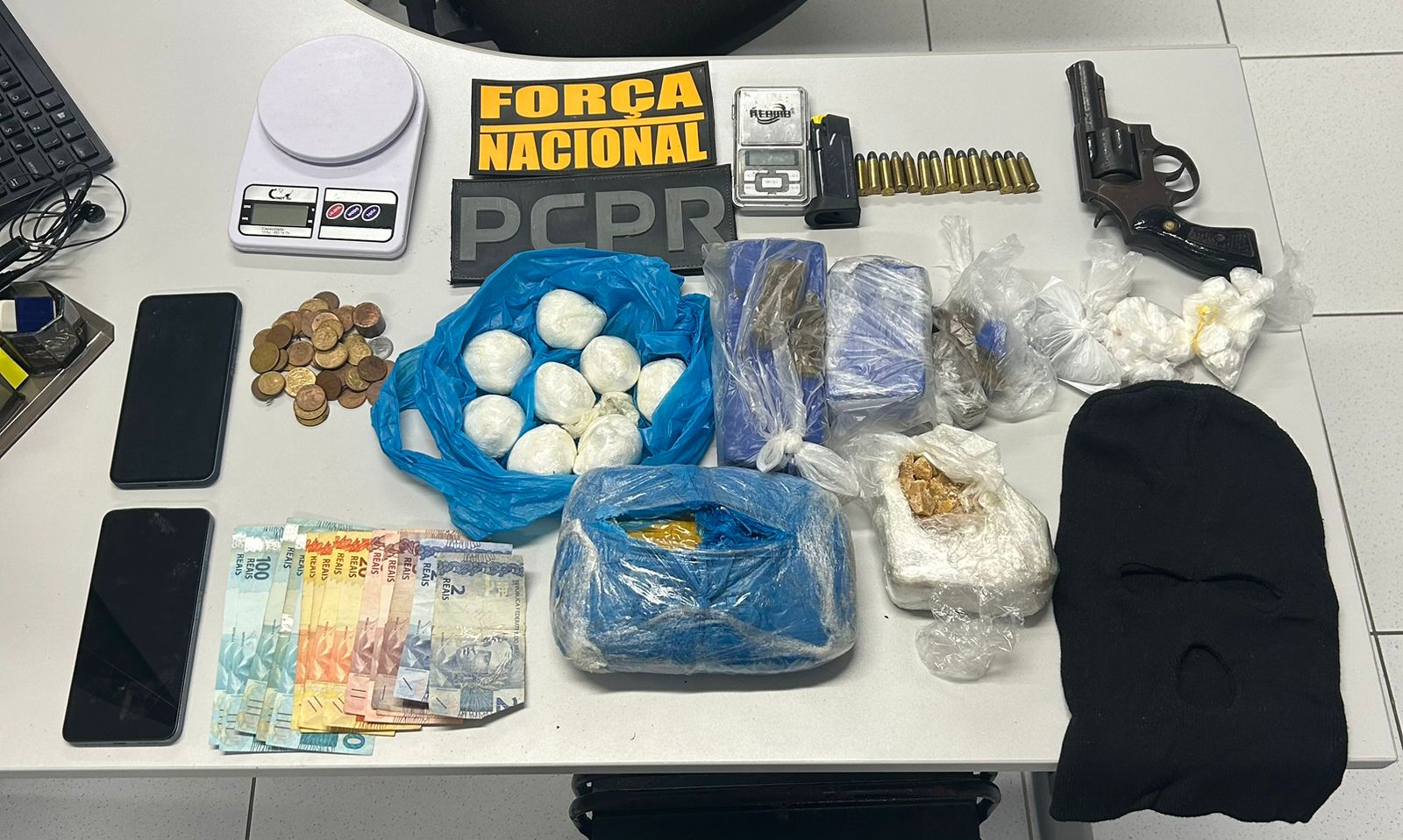 PCPR e Força Nacional prendem dois homens e apreendem drogas em Paranaguá