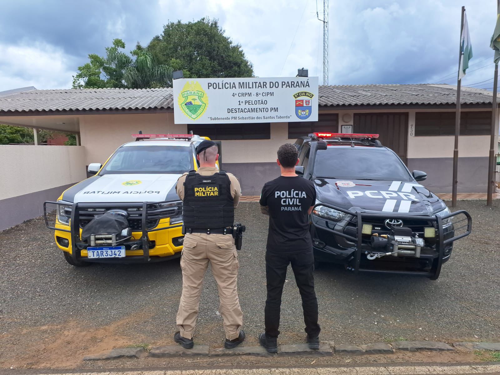 PCPR e PMPR prendem homem investigado por descumprimento de medidas protetivas e ameaça em Inácio Martins
