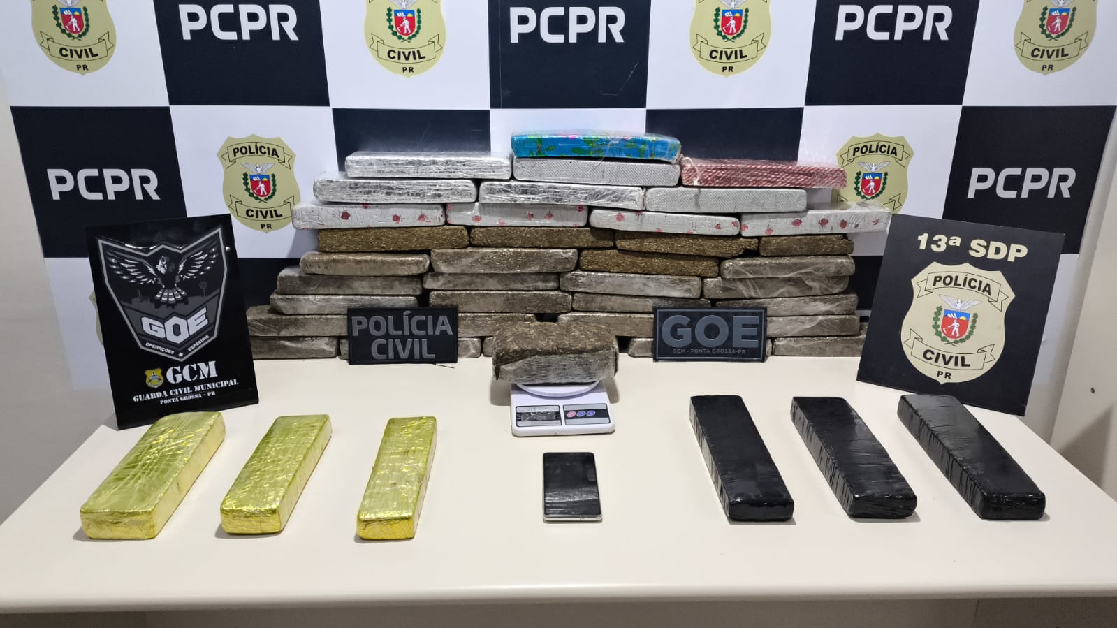PCPR e GCM apreendem 40 quilos de drogas e prendem homem em flagrante em Ponta Grossa