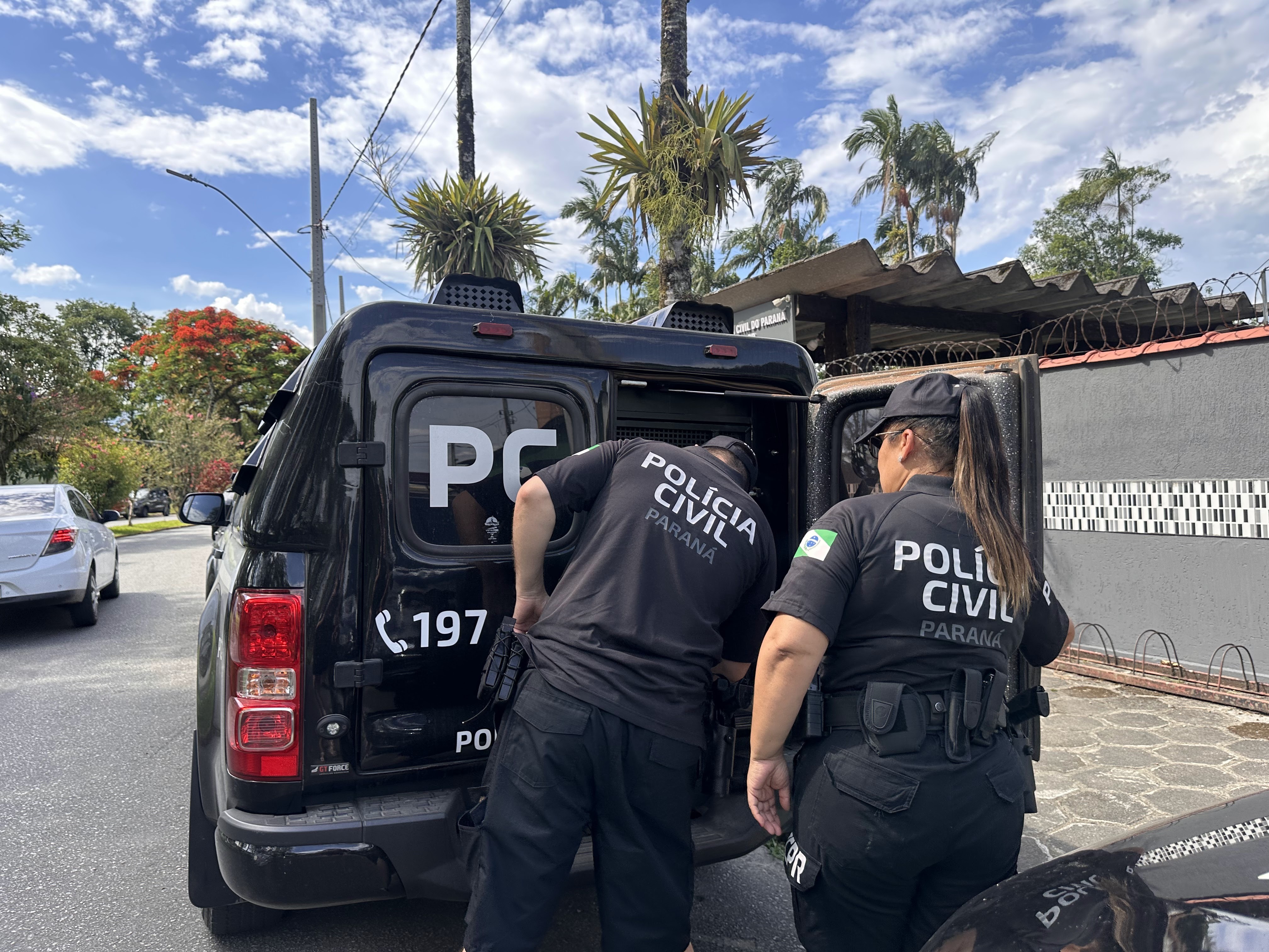  PCPR usa drones e desarticula ponto de venda de drogas em Matinhos