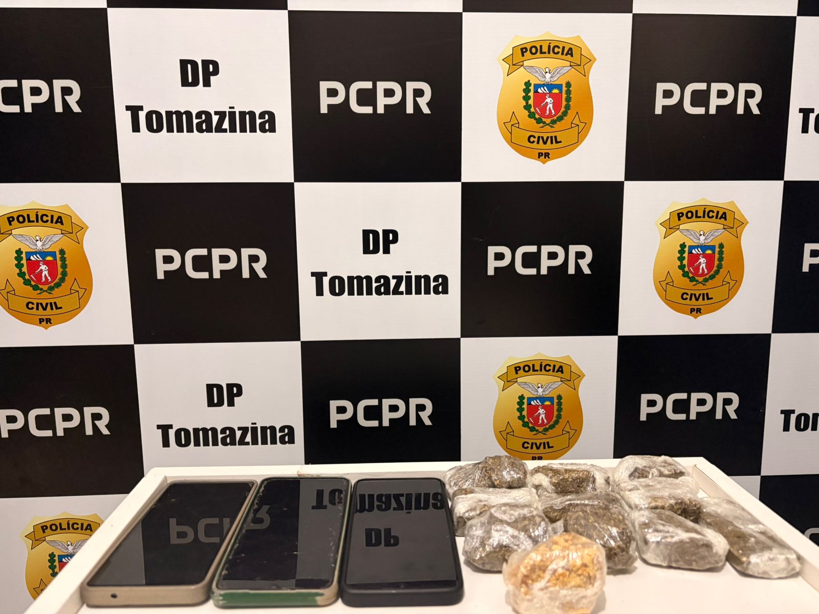 PCPR prende quatro pessoas por tráfico de drogas e associação para o tráfico de drogas em Tomazina