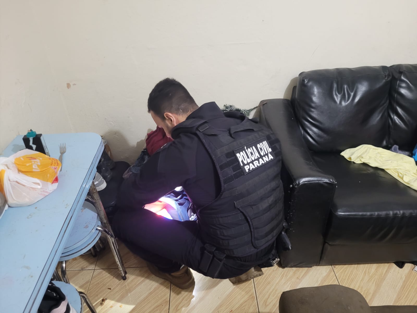 PCPR prende dois homens e apreende cerca de cinco quilos de drogas durante operação em Curitiba 