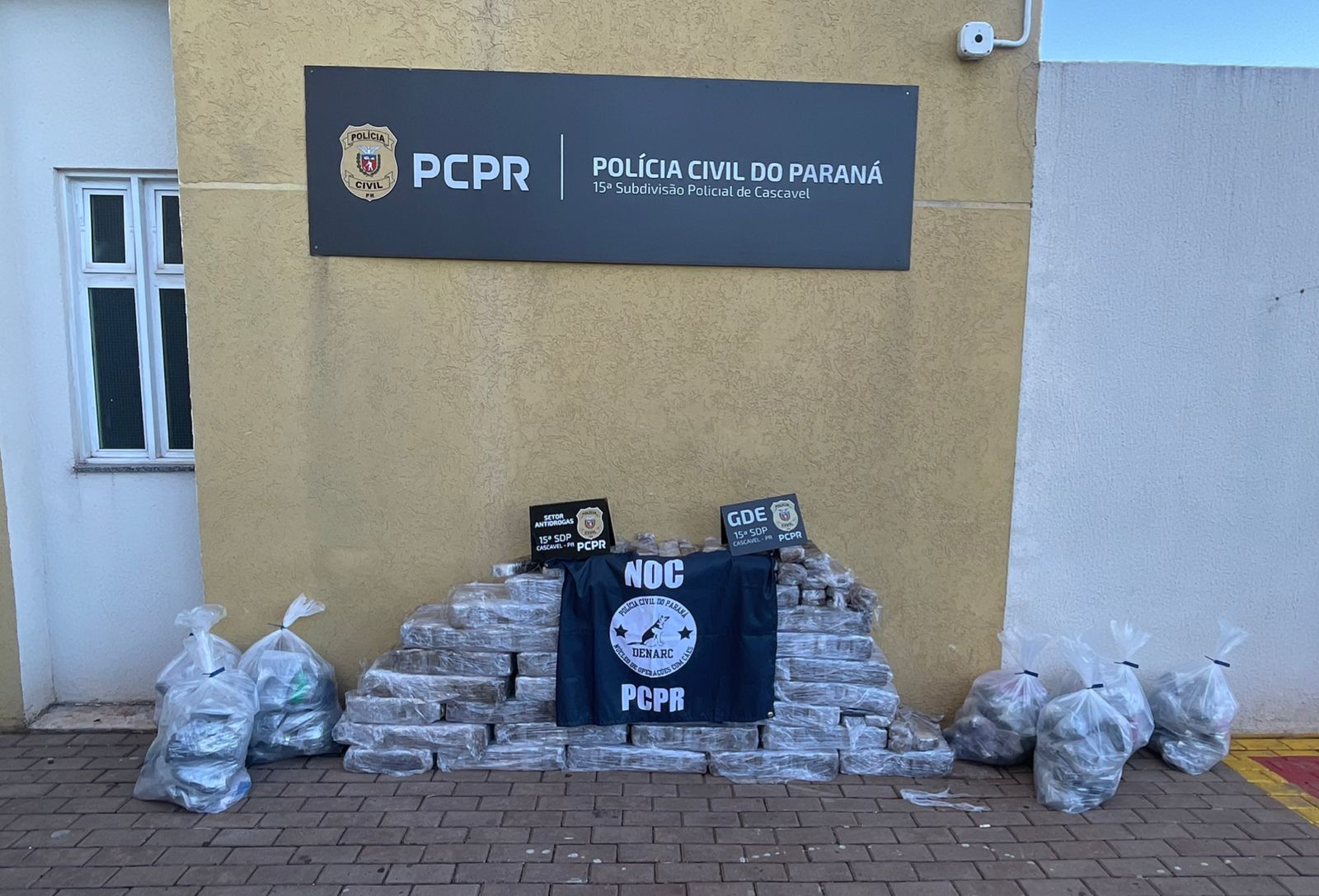PCPR cumpre mandados e apreende mais de 380 quilos de drogas em Cascavel