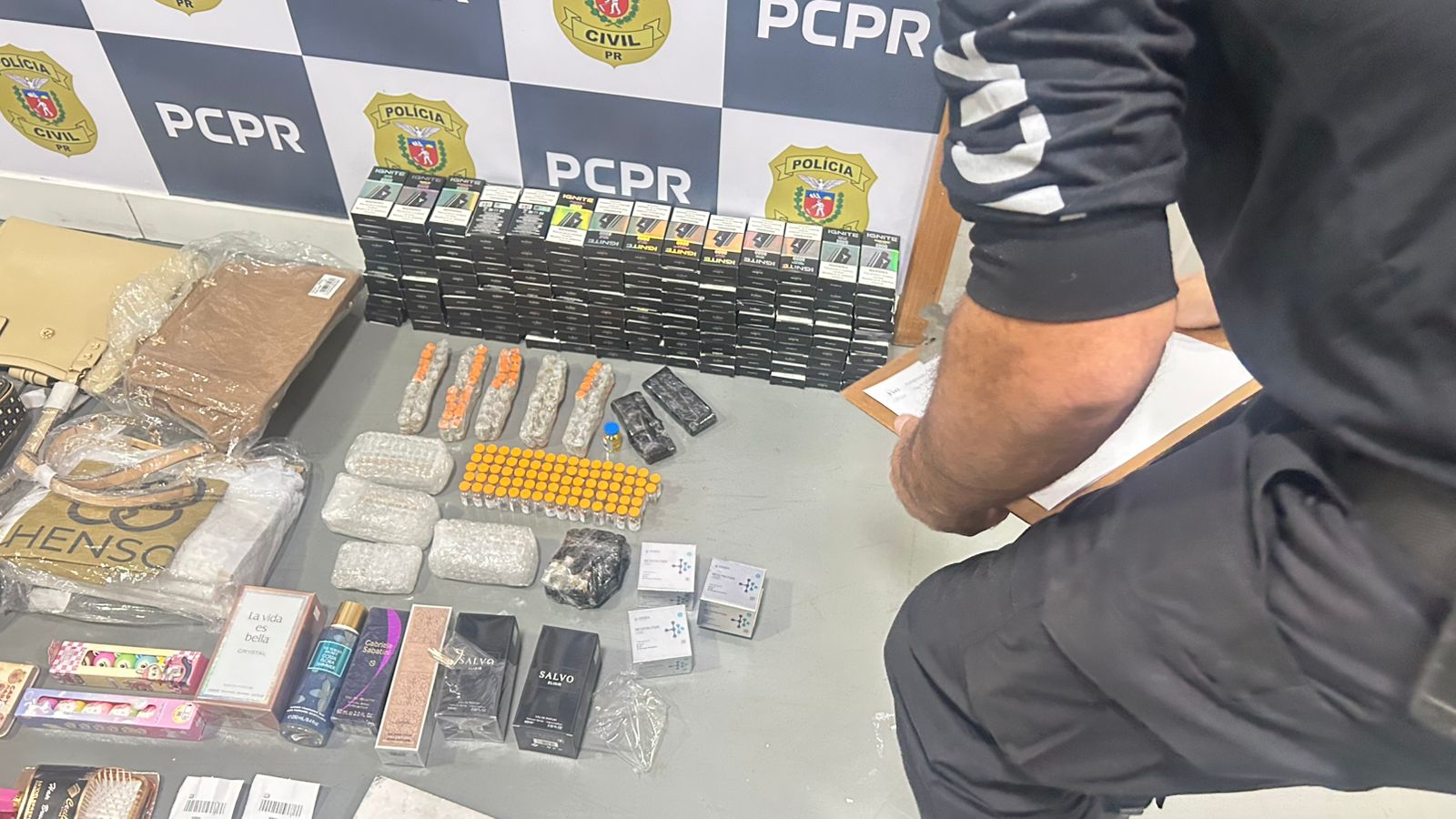 PCPR prende homem e apreende 140 cigarros eletrônicos e anabolizantes em Cambé 