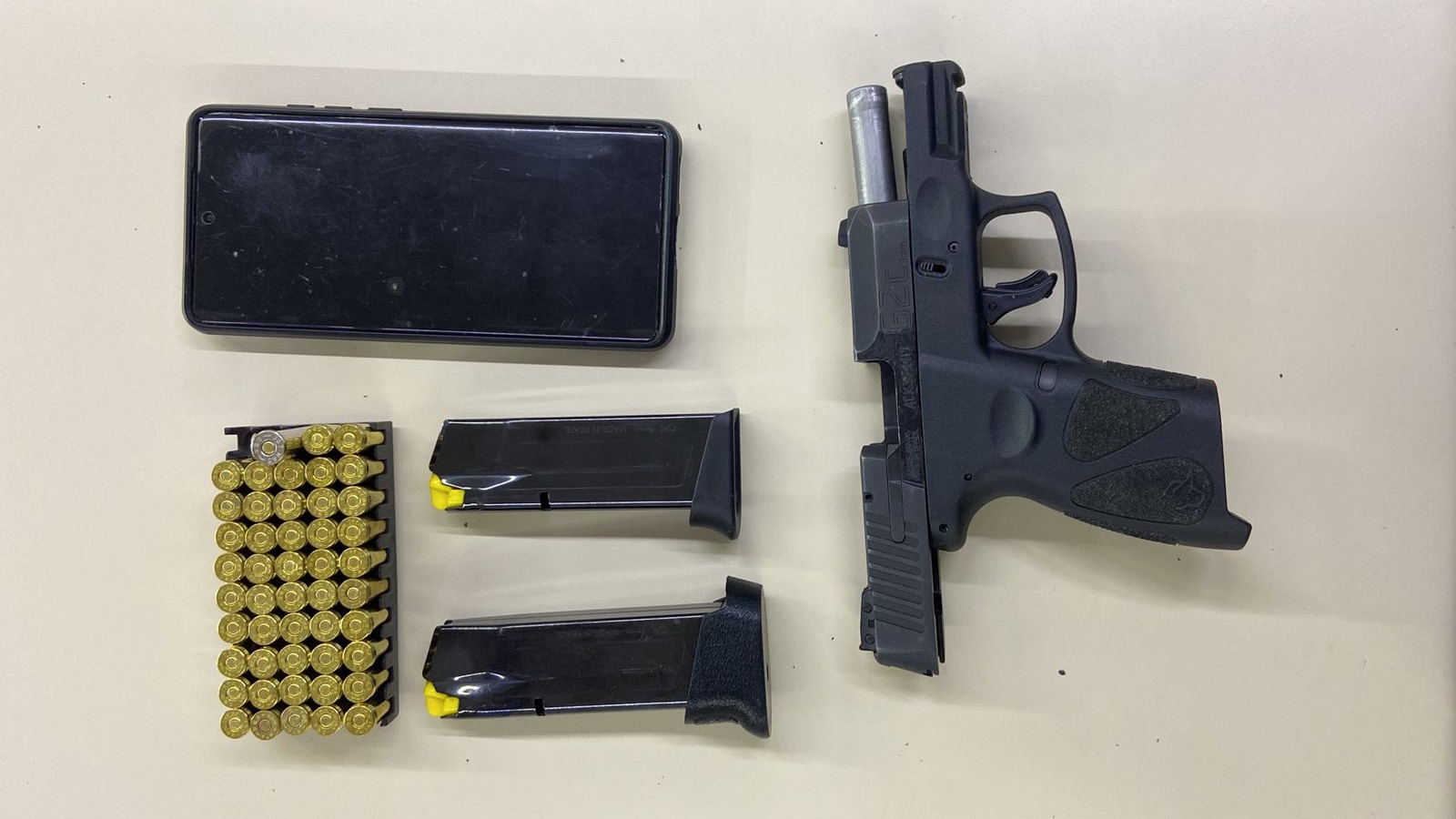 PCPR prende homem em flagrante por porte ilegal de arma de fogo e munições de uso restrito em Castro