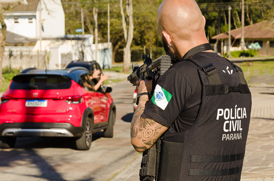 PCPR prende homem condenado por roubo e tráfico de drogas em Pinhais