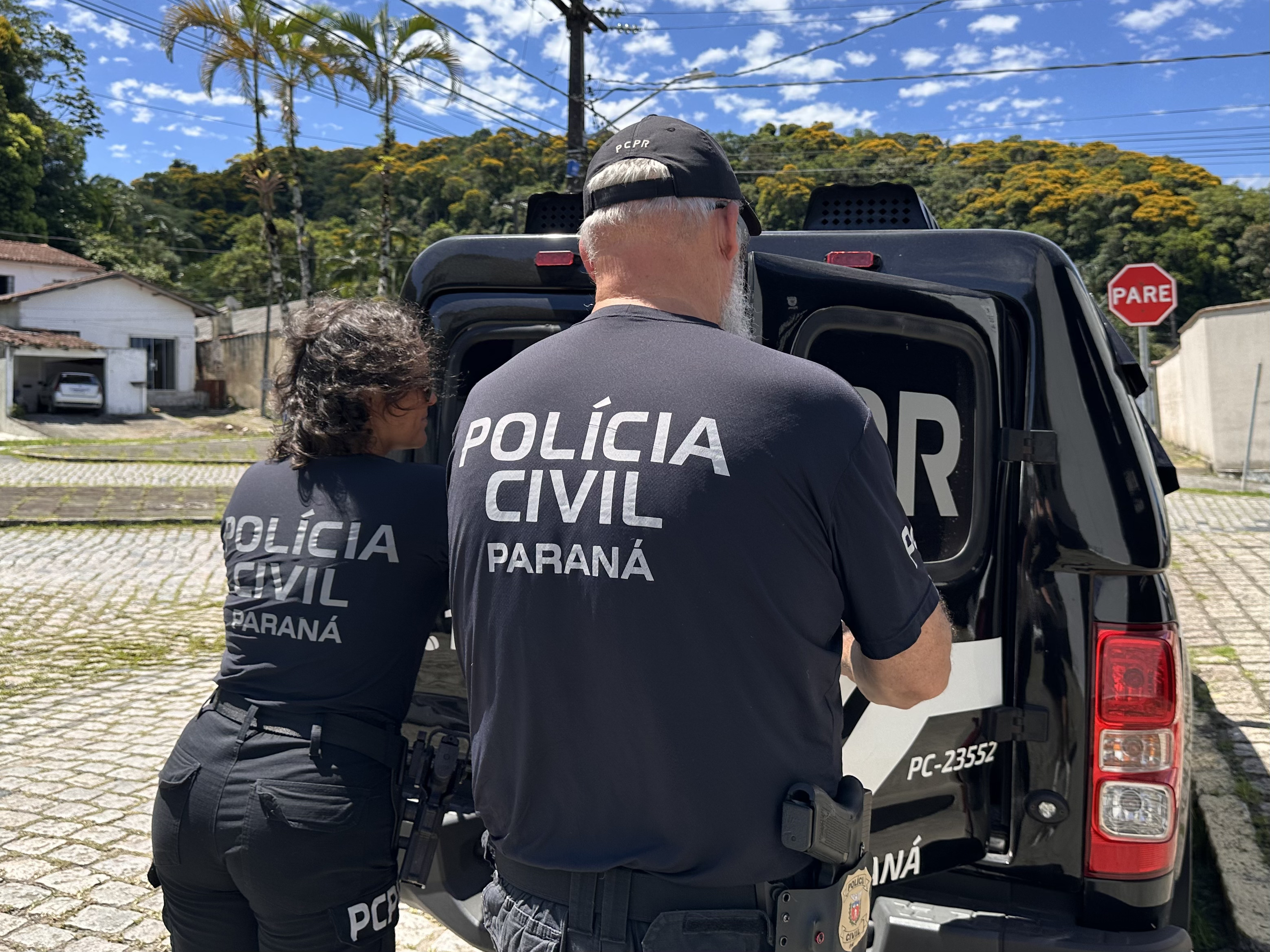 PCPR identifica autor de homicídio em distribuidora e apreende arma em Araucária