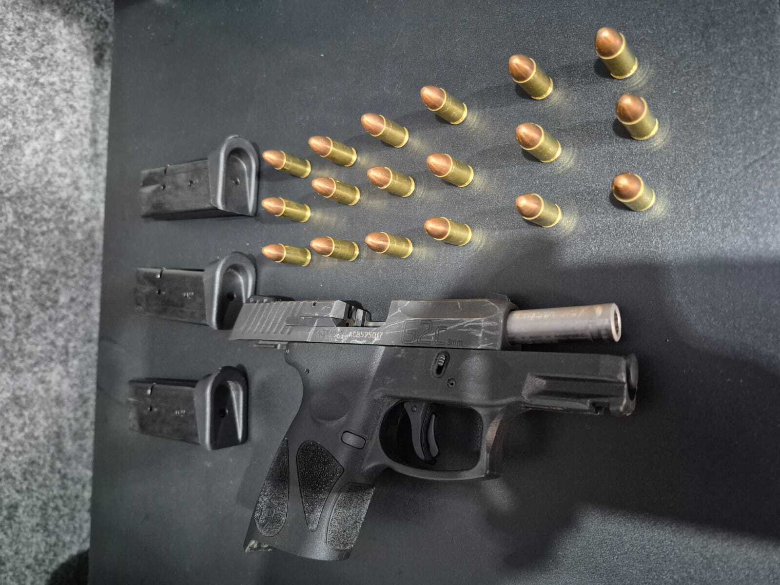 PCPR cumpre mandado de busca e apreende arma de fogo em investigação por ameaça em Jacarezinho