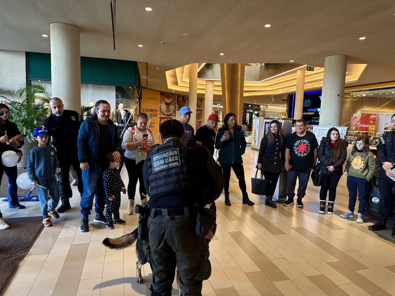 PCPR leva campanha de prevenção às drogas ao Jockey Plaza Shopping