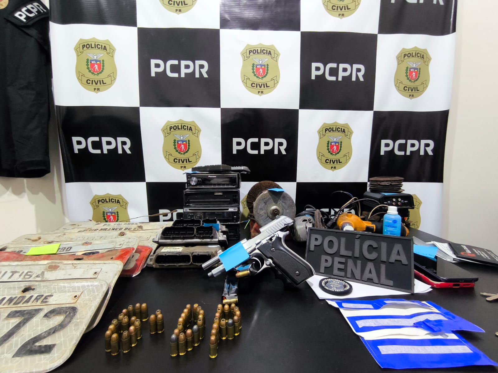 PCPR e PPPR prendem dois homens e descobrem oficina clandestina de adulteração de veículos em Contenda